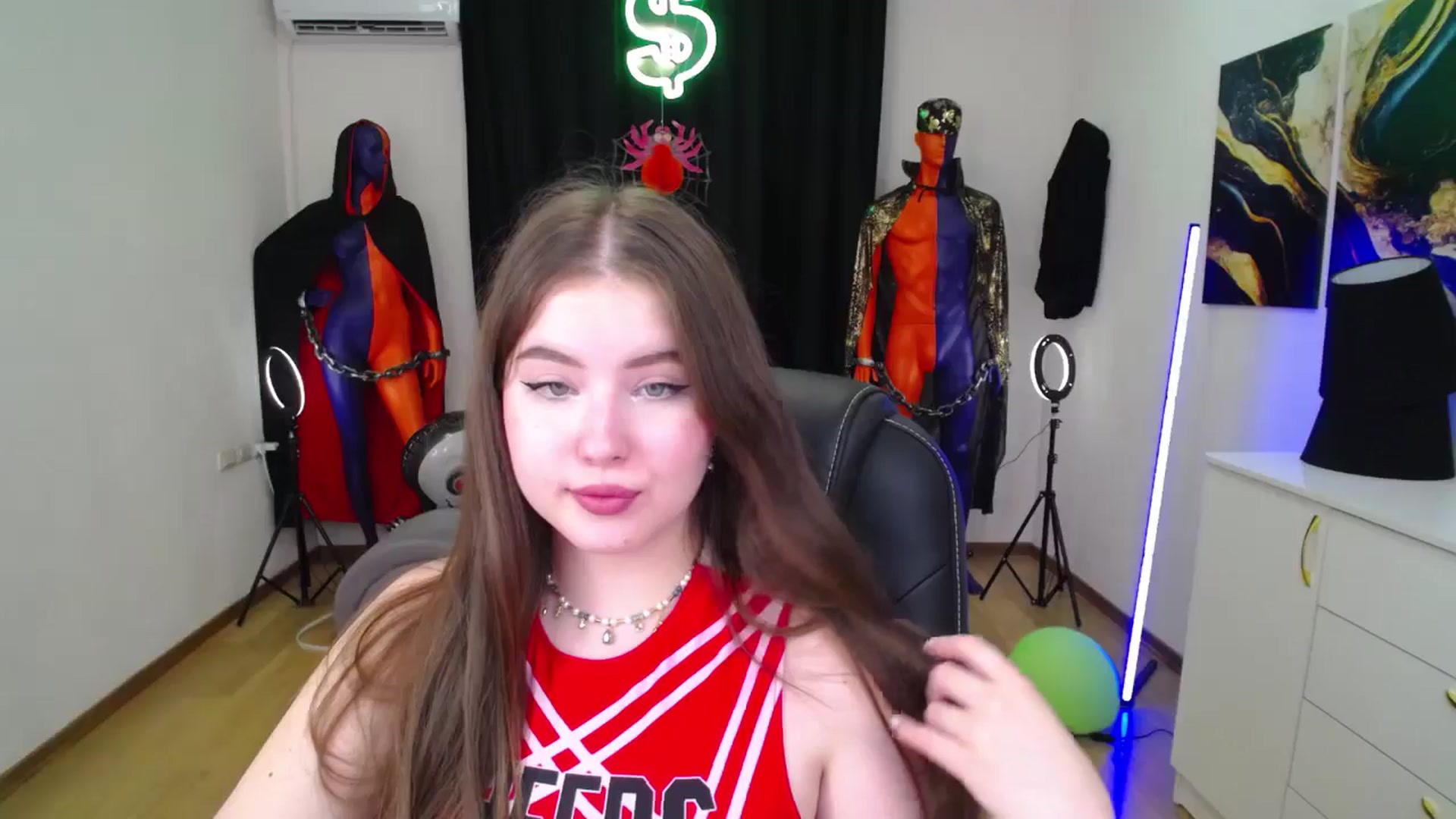 Gallery image thumbnail from AdmireMyEyes's myfreecams stream on, 10/30/2024, 09:43 image 3 of 20