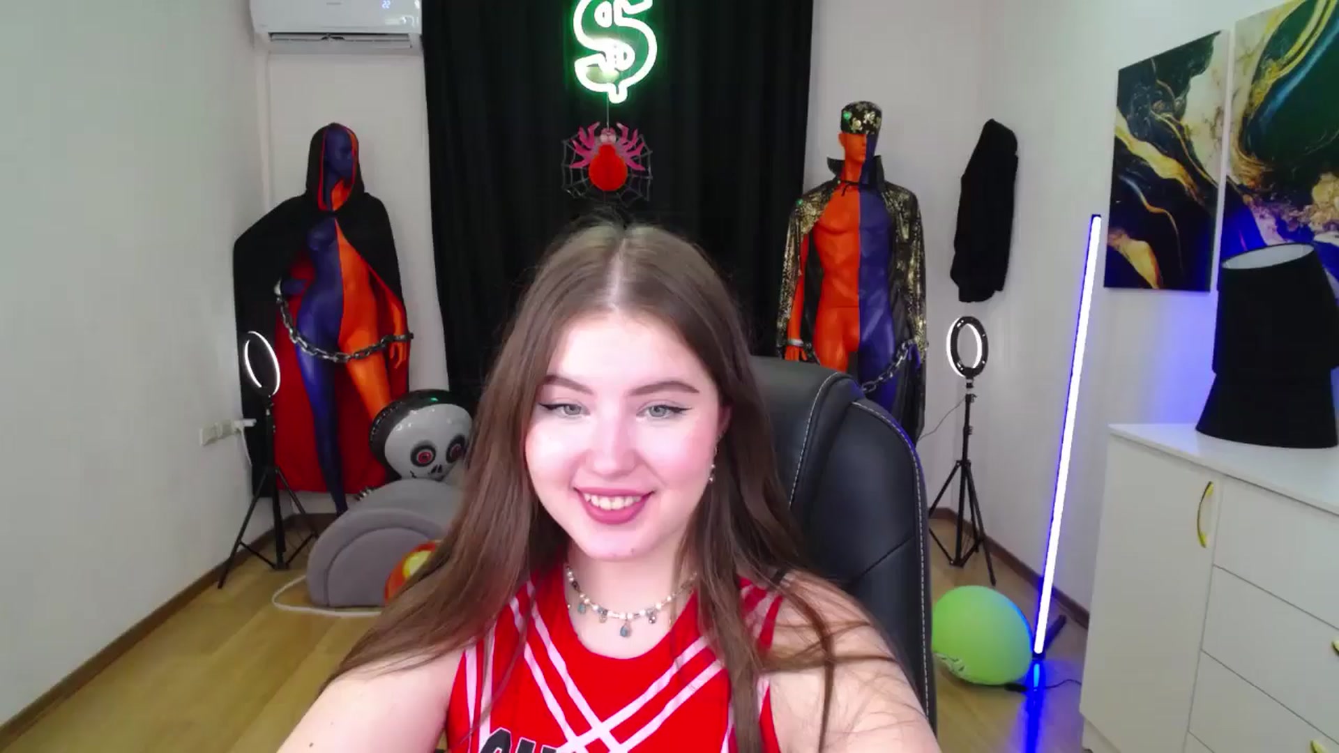 Gallery image thumbnail from AdmireMyEyes's myfreecams stream on, 10/30/2024, 09:43 image 10 of 20