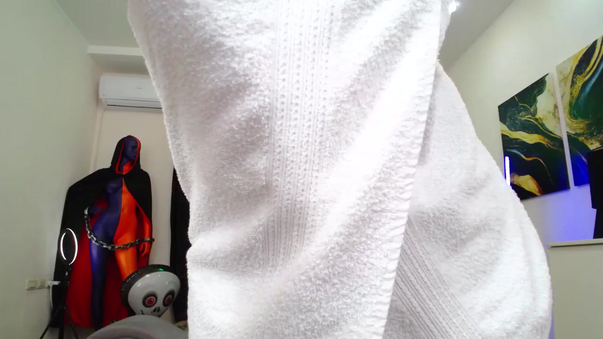 Gallery image thumbnail from AdmireMyEyes's myfreecams stream on, 10/30/2024, 10:41 image 19 of 20