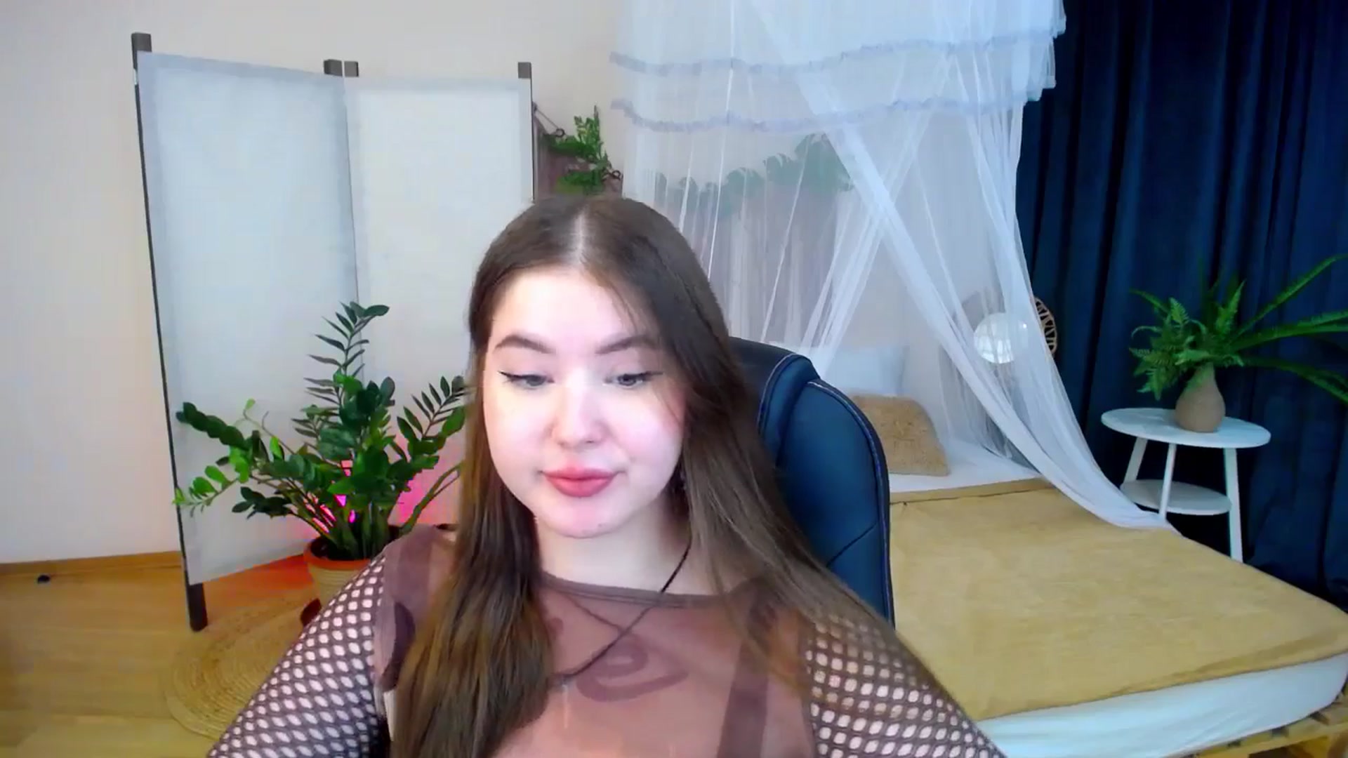 Gallery image thumbnail from AdmireMyEyes's myfreecams stream on, 11/06/2024, 19:05 image 9 of 20