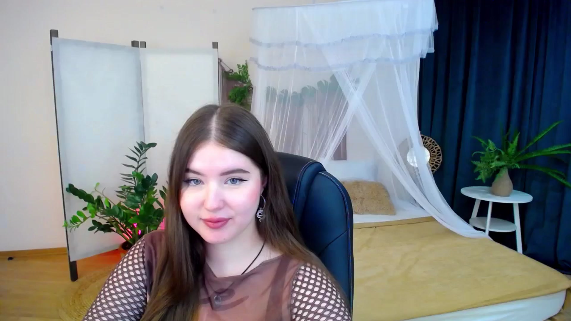 Gallery image thumbnail from AdmireMyEyes's myfreecams stream on, 11/06/2024, 21:35 image 5 of 20