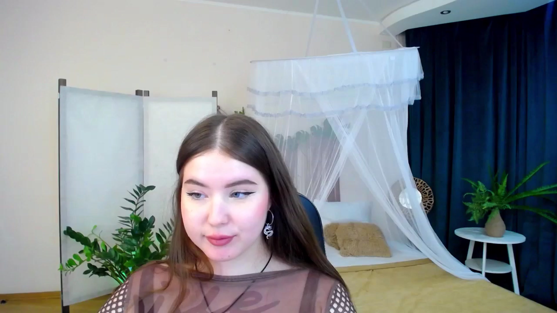 Gallery image thumbnail from AdmireMyEyes's myfreecams stream on, 11/06/2024, 21:35 image 20 of 20