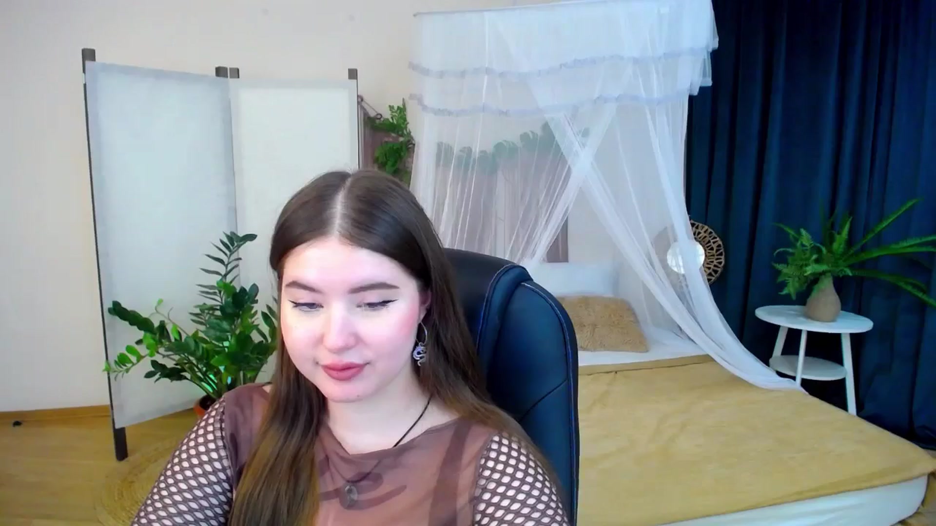 Gallery image thumbnail from AdmireMyEyes's myfreecams stream on, 11/06/2024, 21:35 image 3 of 20