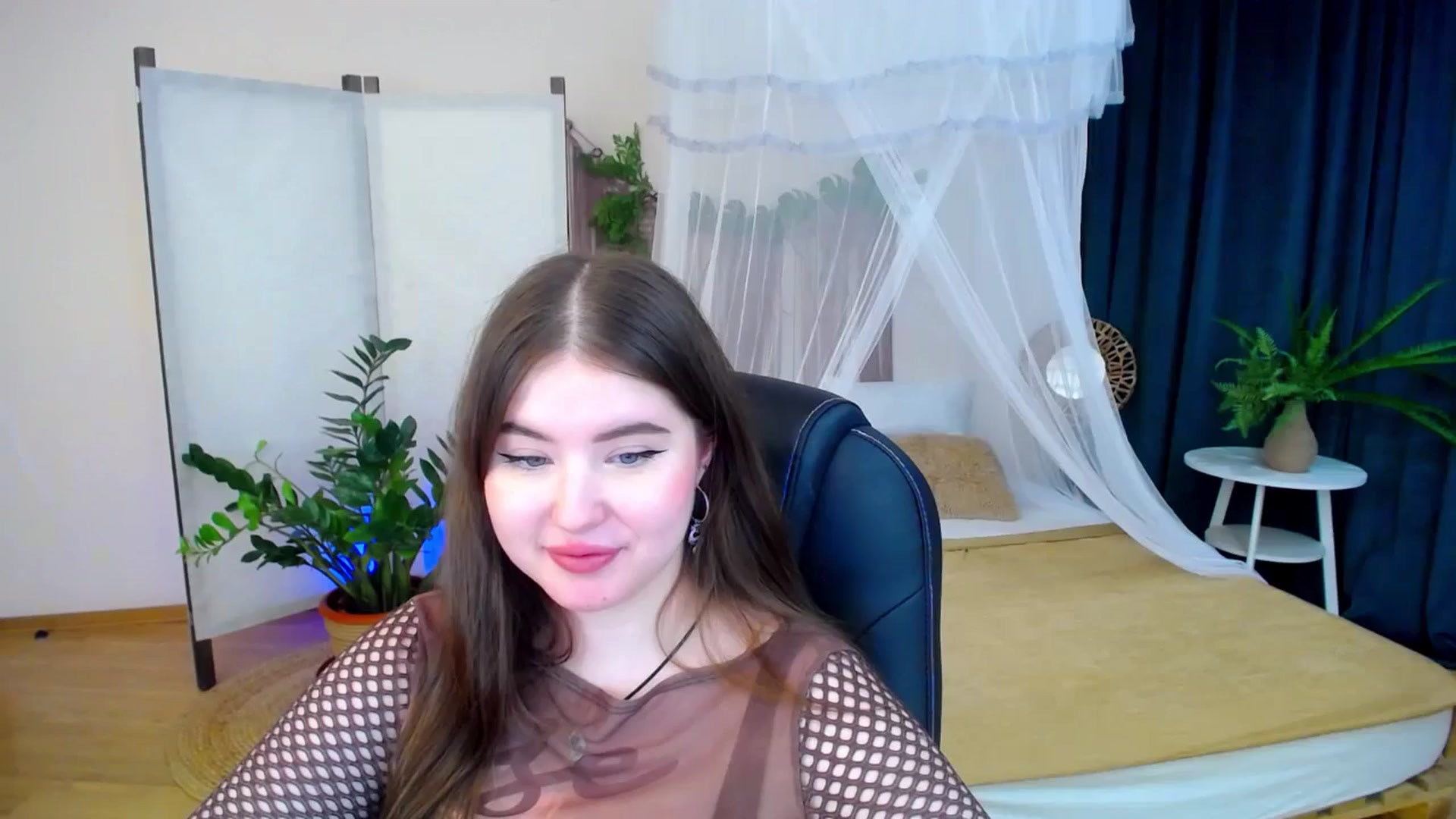 Gallery image thumbnail from AdmireMyEyes's myfreecams stream on, 11/06/2024, 22:48 image 11 of 20