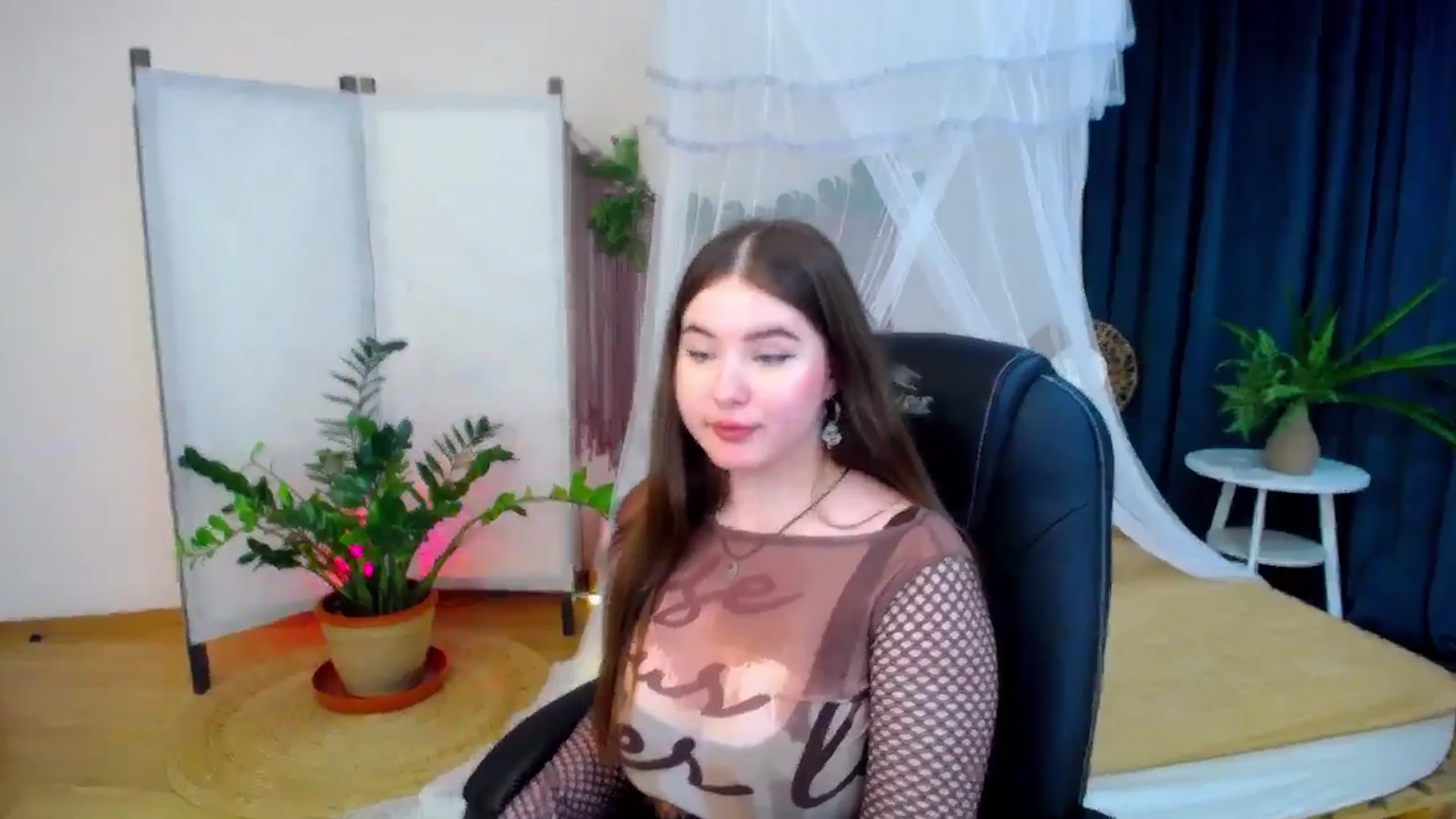 Gallery image thumbnail from AdmireMyEyes's myfreecams stream on, 11/06/2024, 22:48 image 3 of 20