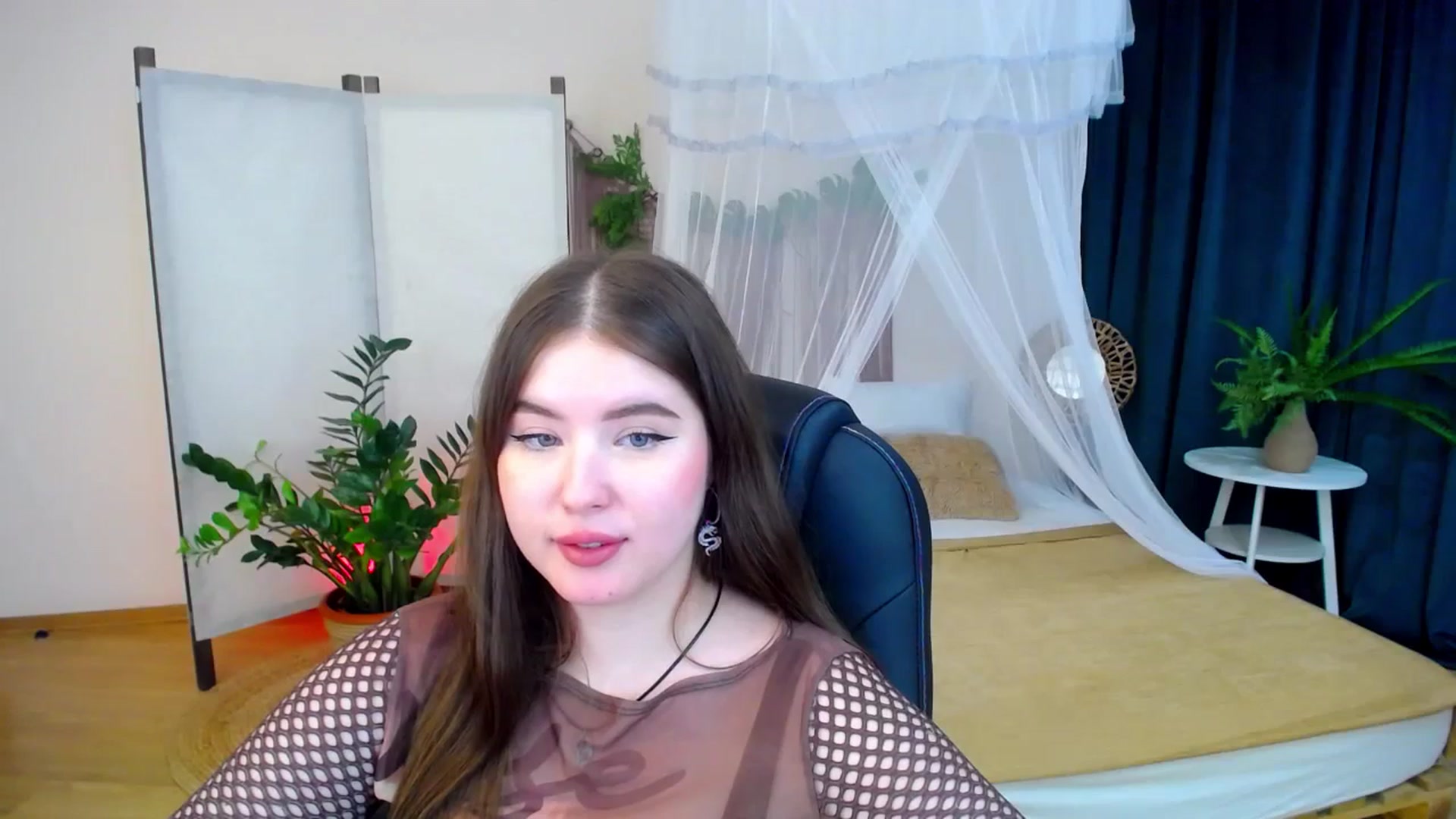 Gallery image thumbnail from AdmireMyEyes's myfreecams stream on, 11/06/2024, 22:48 image 7 of 20