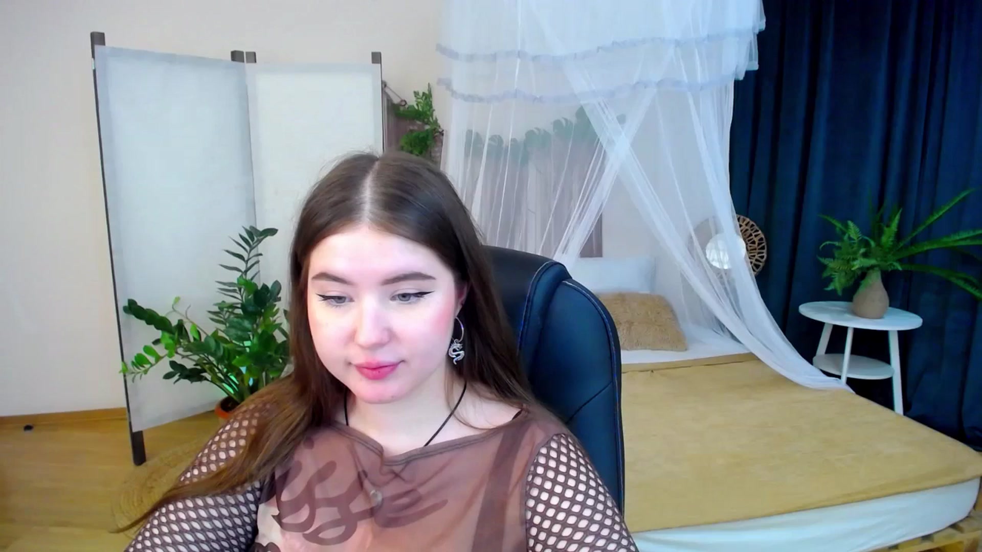 Gallery image thumbnail from AdmireMyEyes's myfreecams stream on, 11/06/2024, 22:48 image 1 of 20