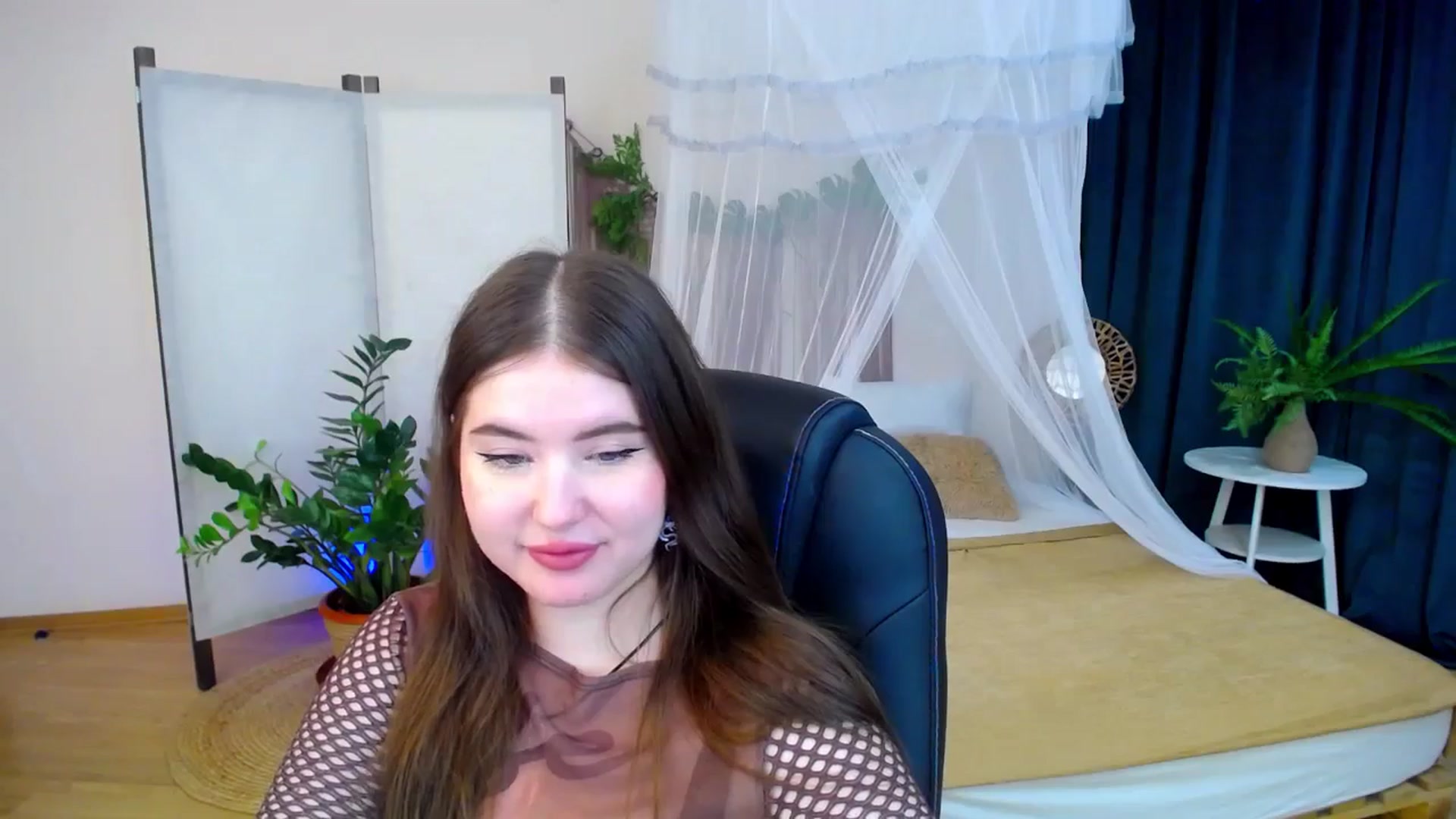 Gallery image thumbnail from AdmireMyEyes's myfreecams stream on, 11/06/2024, 22:48 image 20 of 20