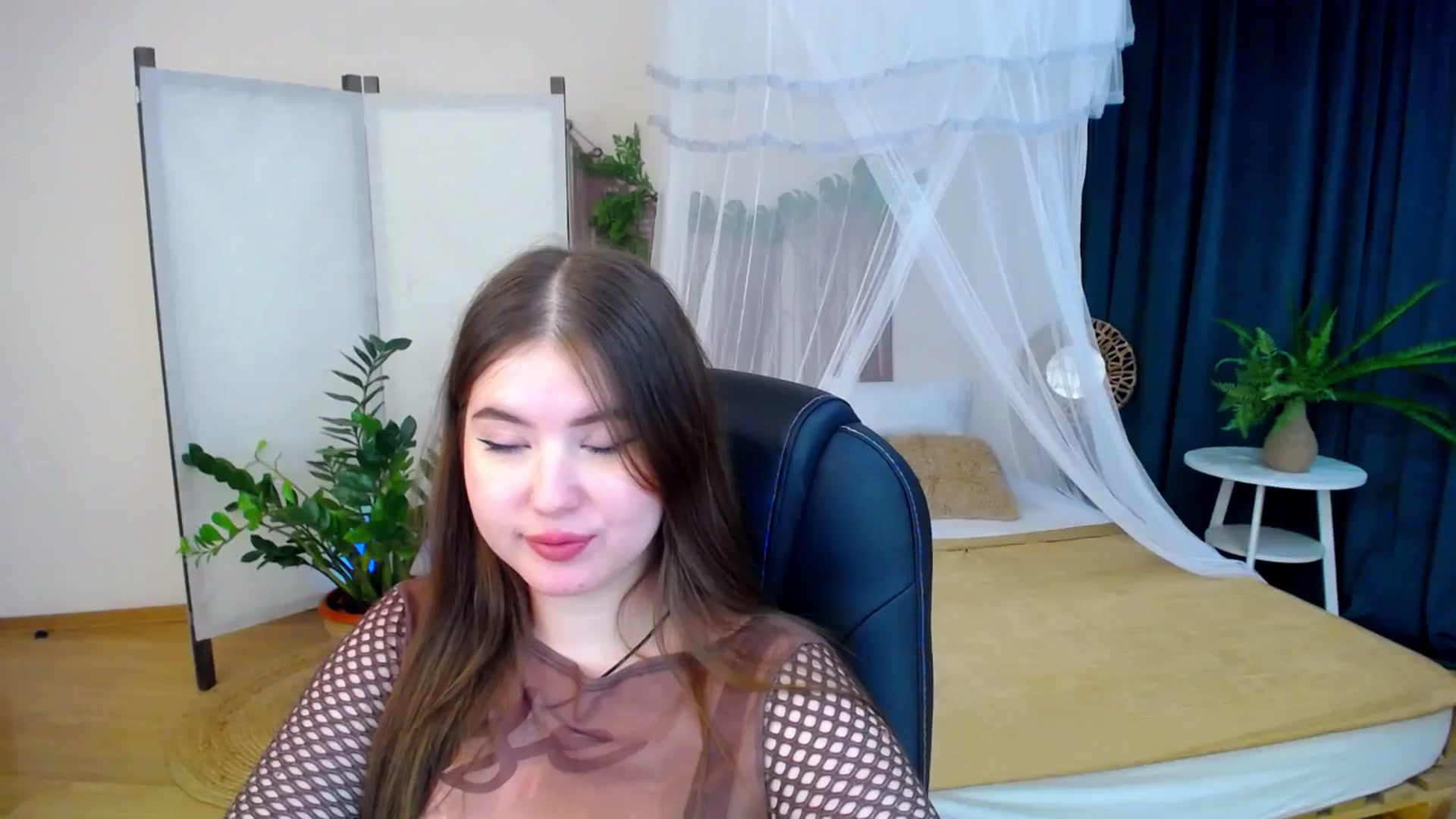Gallery image thumbnail from AdmireMyEyes's myfreecams stream on, 11/06/2024, 22:48 image 18 of 20