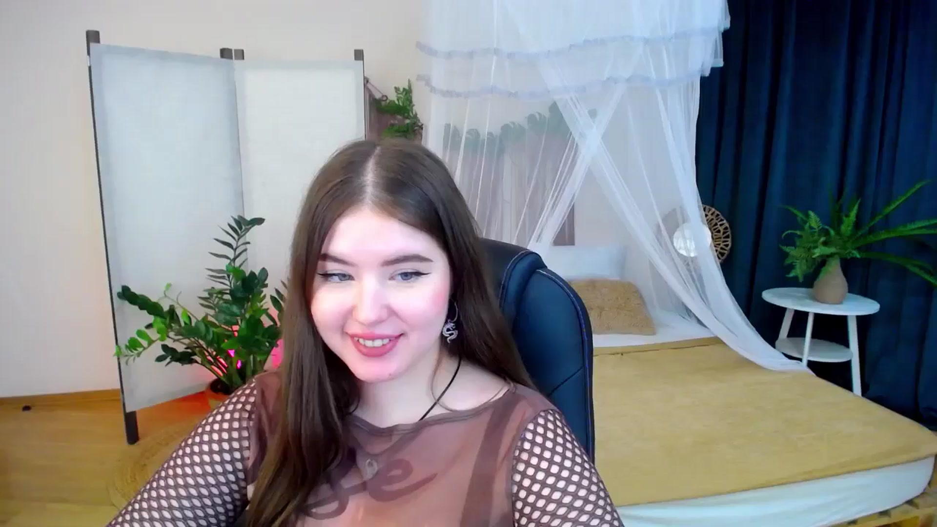 Gallery image thumbnail from AdmireMyEyes's myfreecams stream on, 11/06/2024, 22:48 image 5 of 20