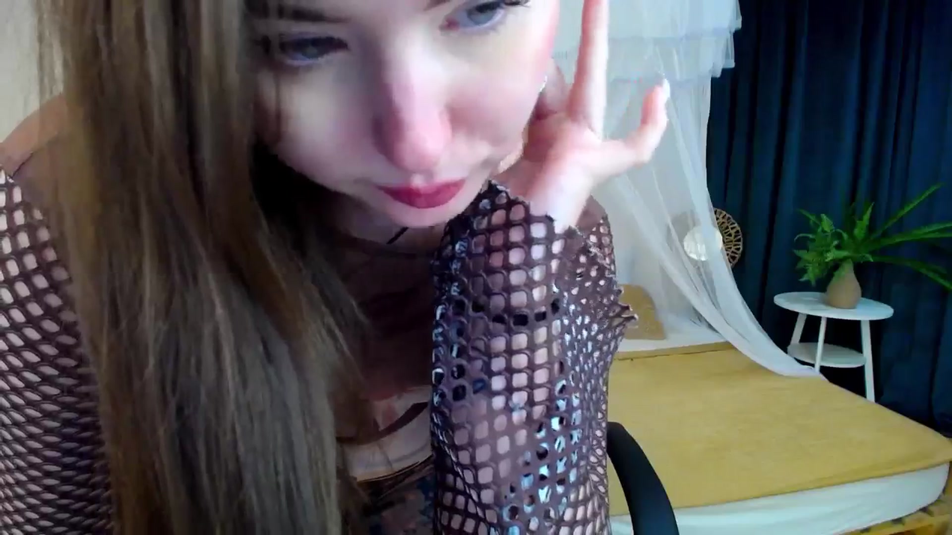 Gallery image thumbnail from AdmireMyEyes's myfreecams stream on, 11/06/2024, 23:15 image 18 of 20