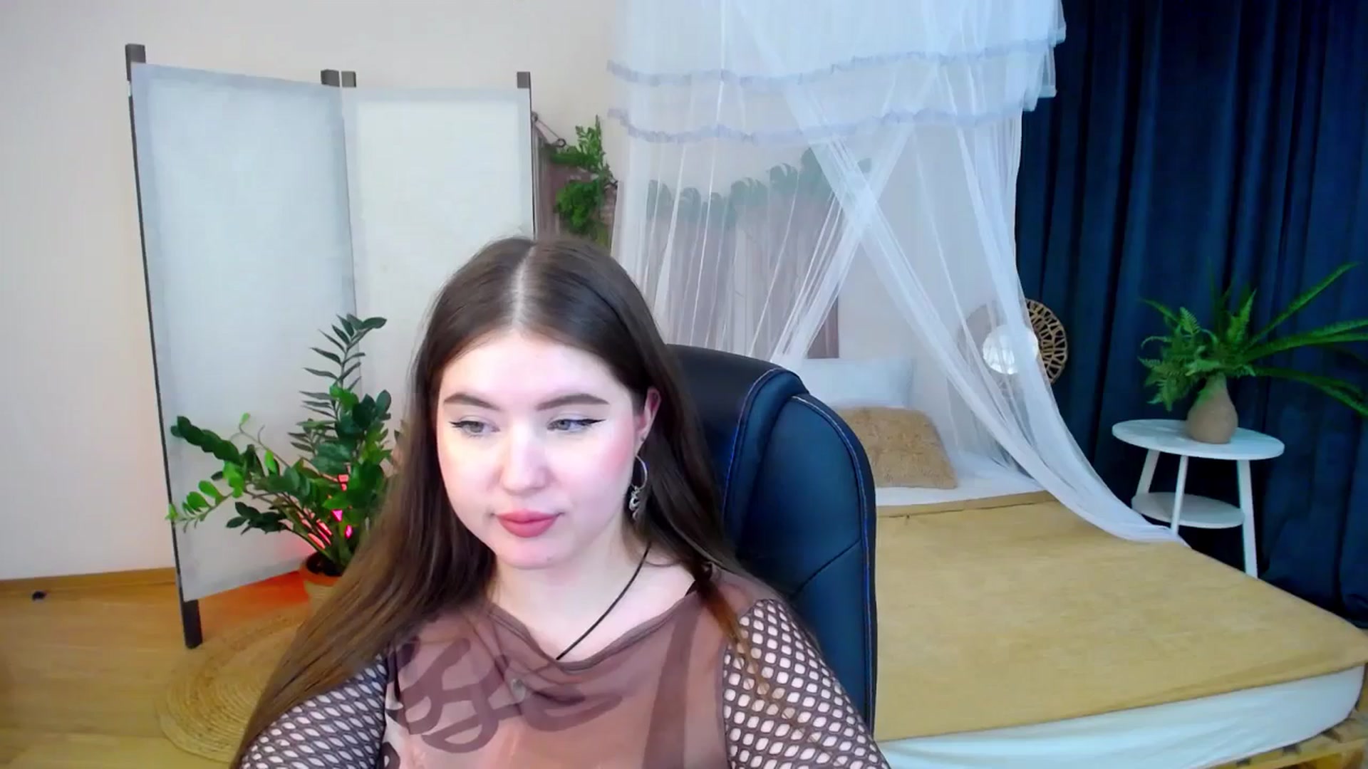 Gallery image thumbnail from AdmireMyEyes's myfreecams stream on, 11/06/2024, 23:15 image 11 of 20