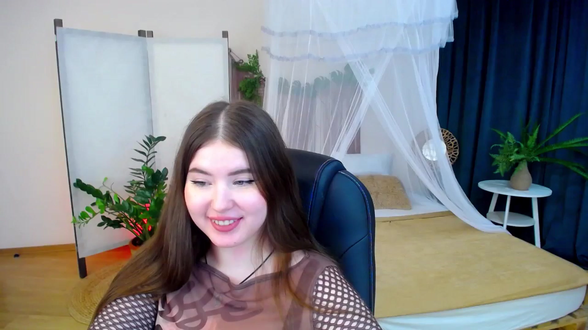 Gallery image thumbnail from AdmireMyEyes's myfreecams stream on, 11/06/2024, 23:15 image 9 of 20