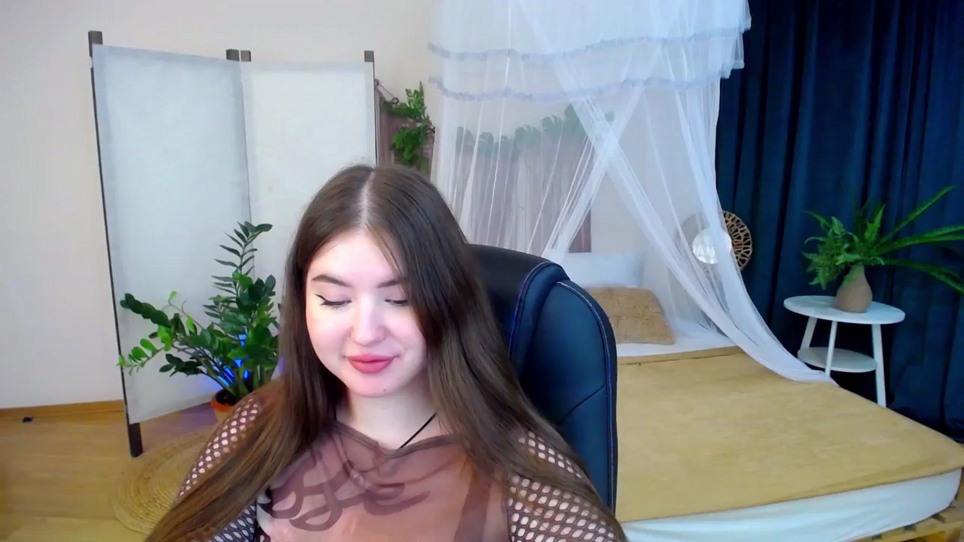 Gallery image thumbnail from AdmireMyEyes's myfreecams stream on, 11/06/2024, 23:15 image 1 of 20