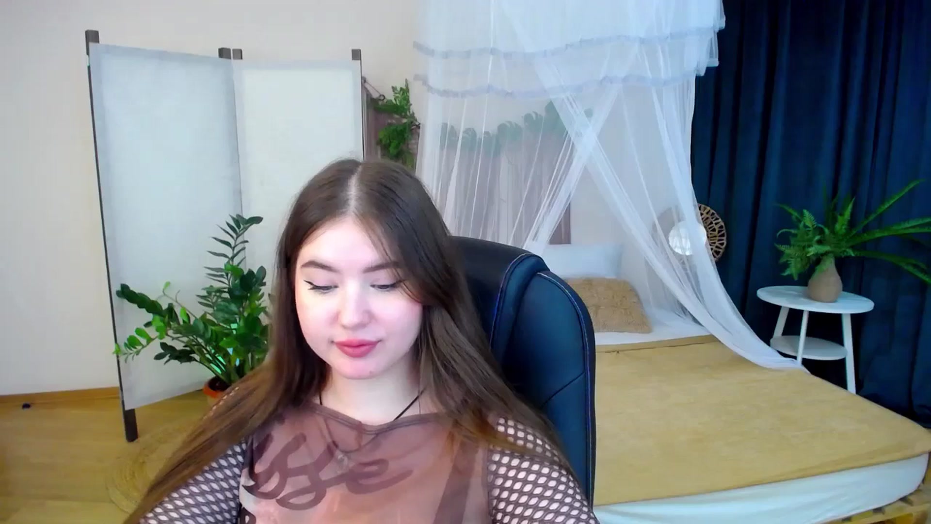 Gallery image thumbnail from AdmireMyEyes's myfreecams stream on, 11/06/2024, 23:15 image 2 of 20