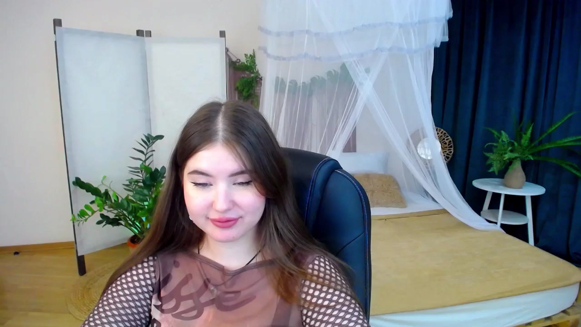 Gallery image thumbnail from AdmireMyEyes's myfreecams stream on, 11/06/2024, 23:15 image 4 of 20