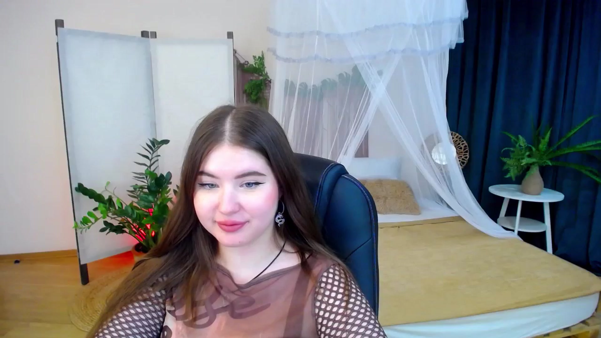 Gallery image thumbnail from AdmireMyEyes's myfreecams stream on, 11/06/2024, 23:15 image 17 of 20