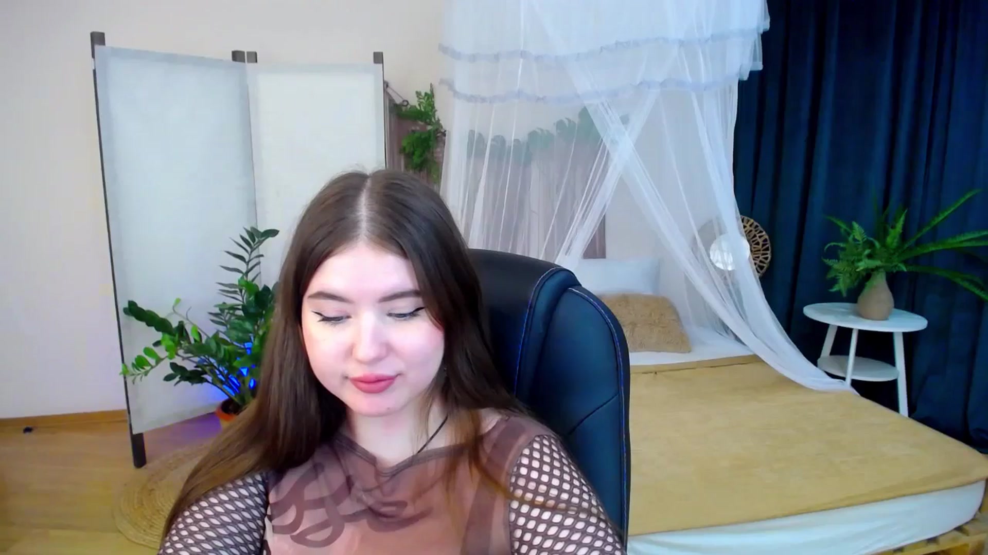 Gallery image thumbnail from AdmireMyEyes's myfreecams stream on, 11/06/2024, 23:15 image 7 of 20
