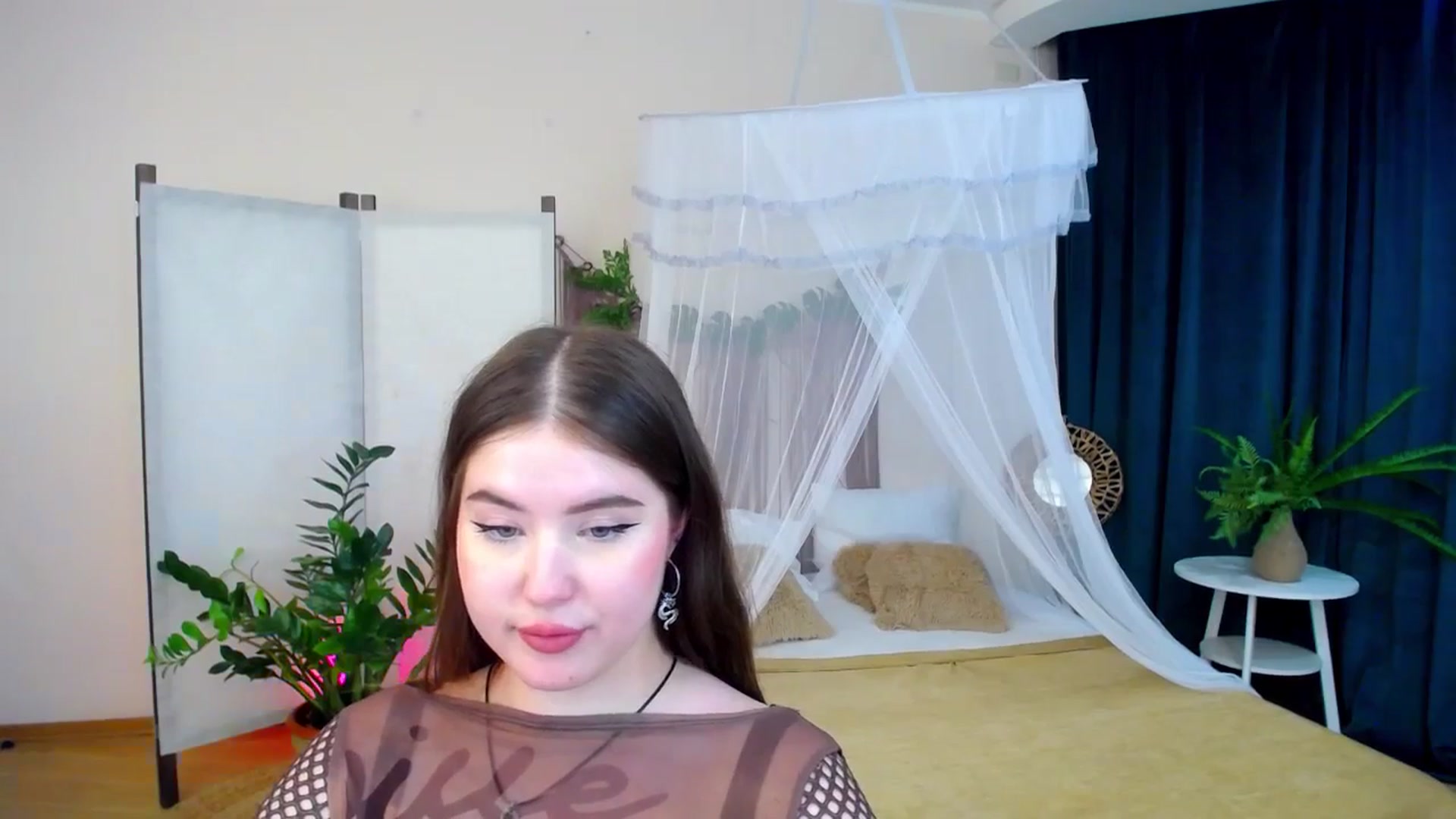 Gallery image thumbnail from AdmireMyEyes's myfreecams stream on, 11/06/2024, 23:30 image 17 of 20