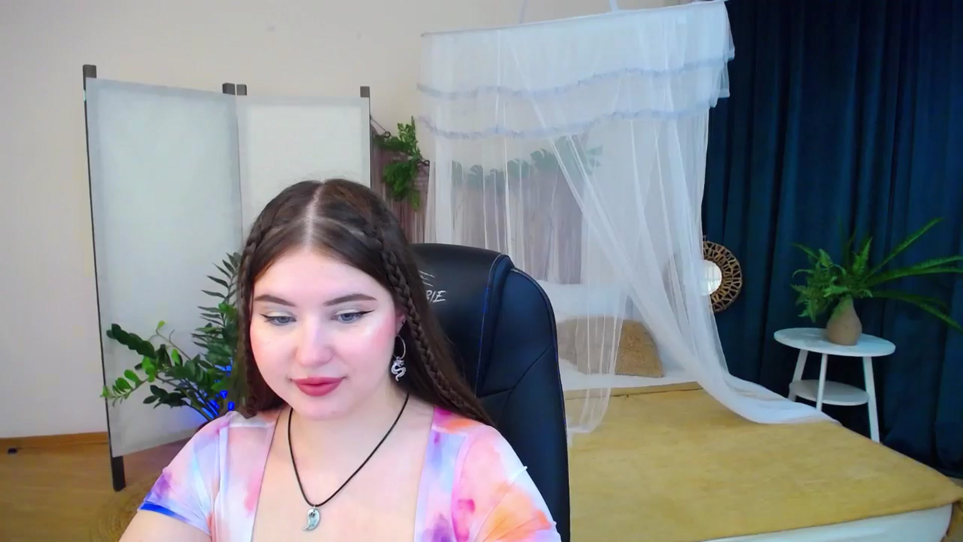 Gallery image thumbnail from AdmireMyEyes's myfreecams stream on, 11/07/2024, 19:49 image 20 of 20