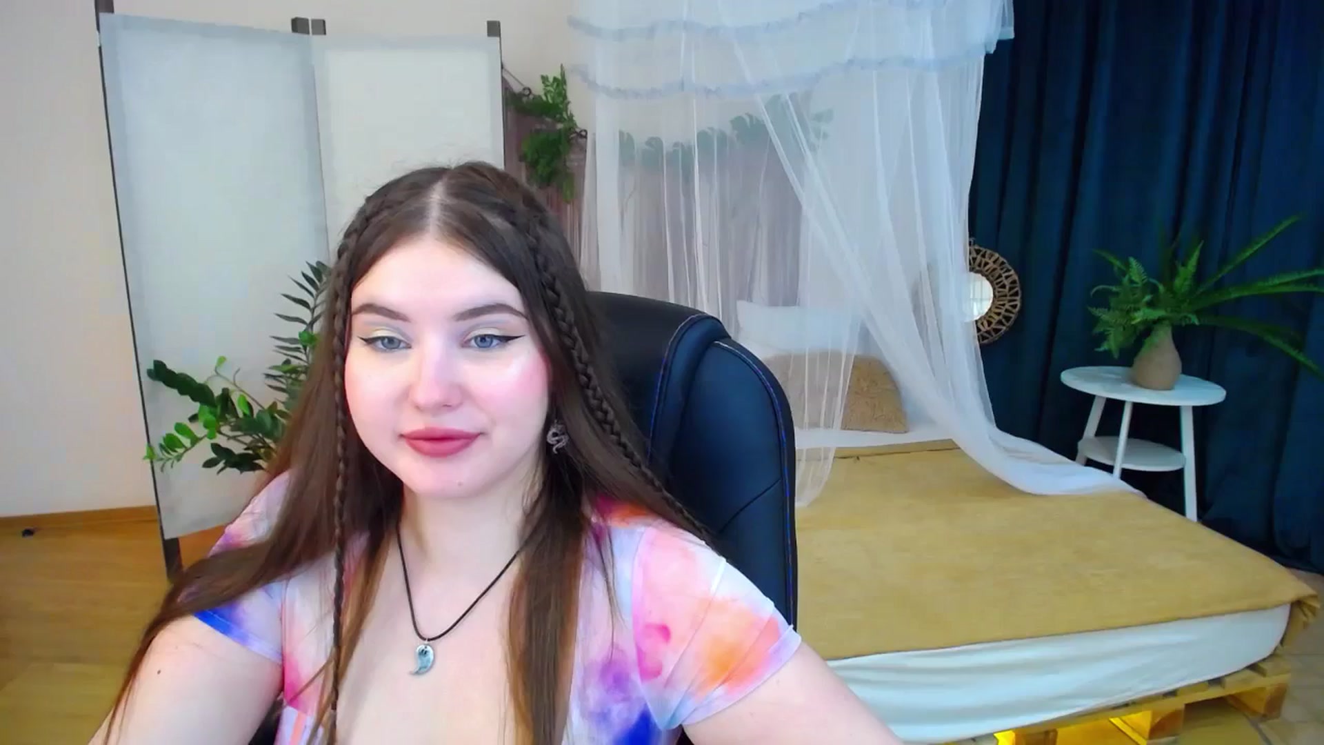 Gallery image thumbnail from AdmireMyEyes's myfreecams stream on, 11/07/2024, 19:49 image 12 of 20