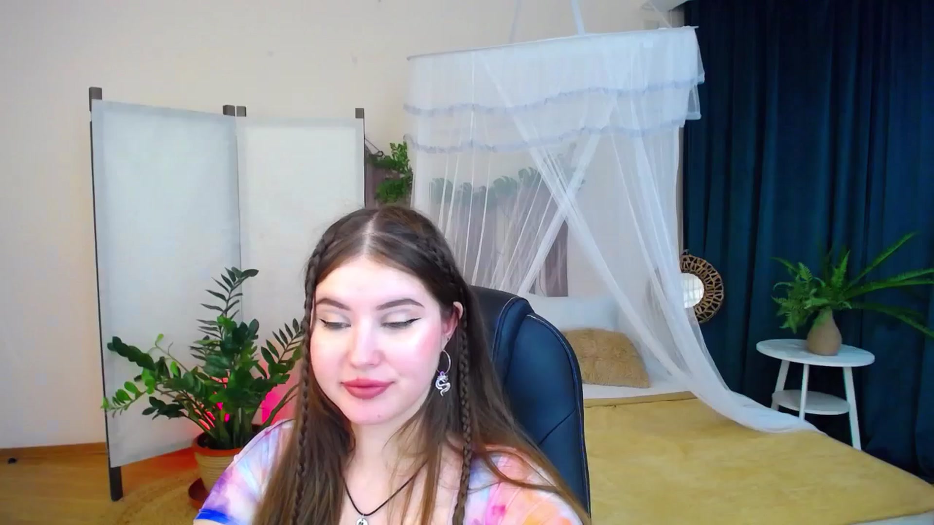 Gallery image thumbnail from AdmireMyEyes's myfreecams stream on, 11/08/2024, 24:58 image 16 of 20