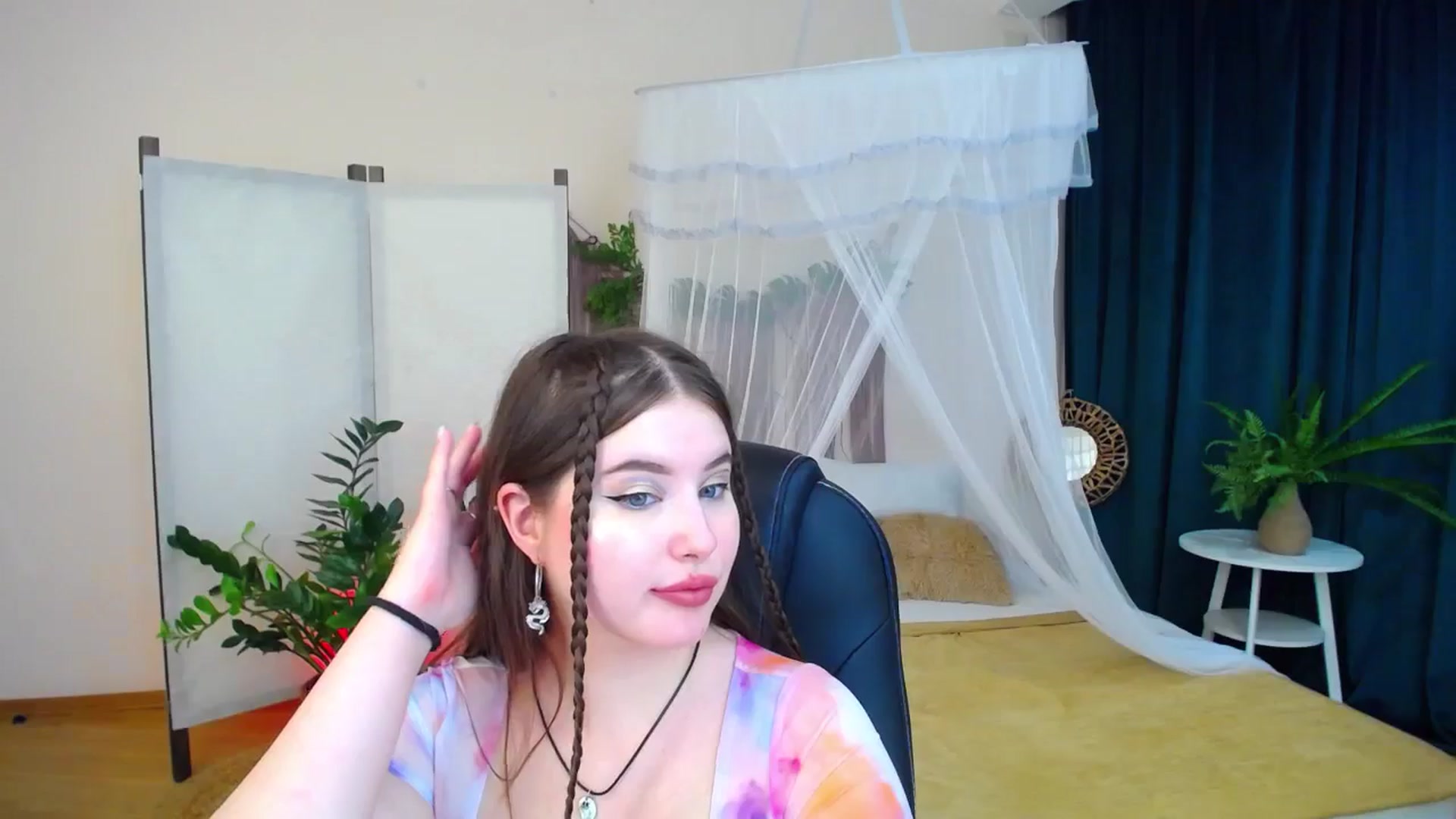 Gallery image thumbnail from AdmireMyEyes's myfreecams stream on, 11/08/2024, 24:58 image 10 of 20