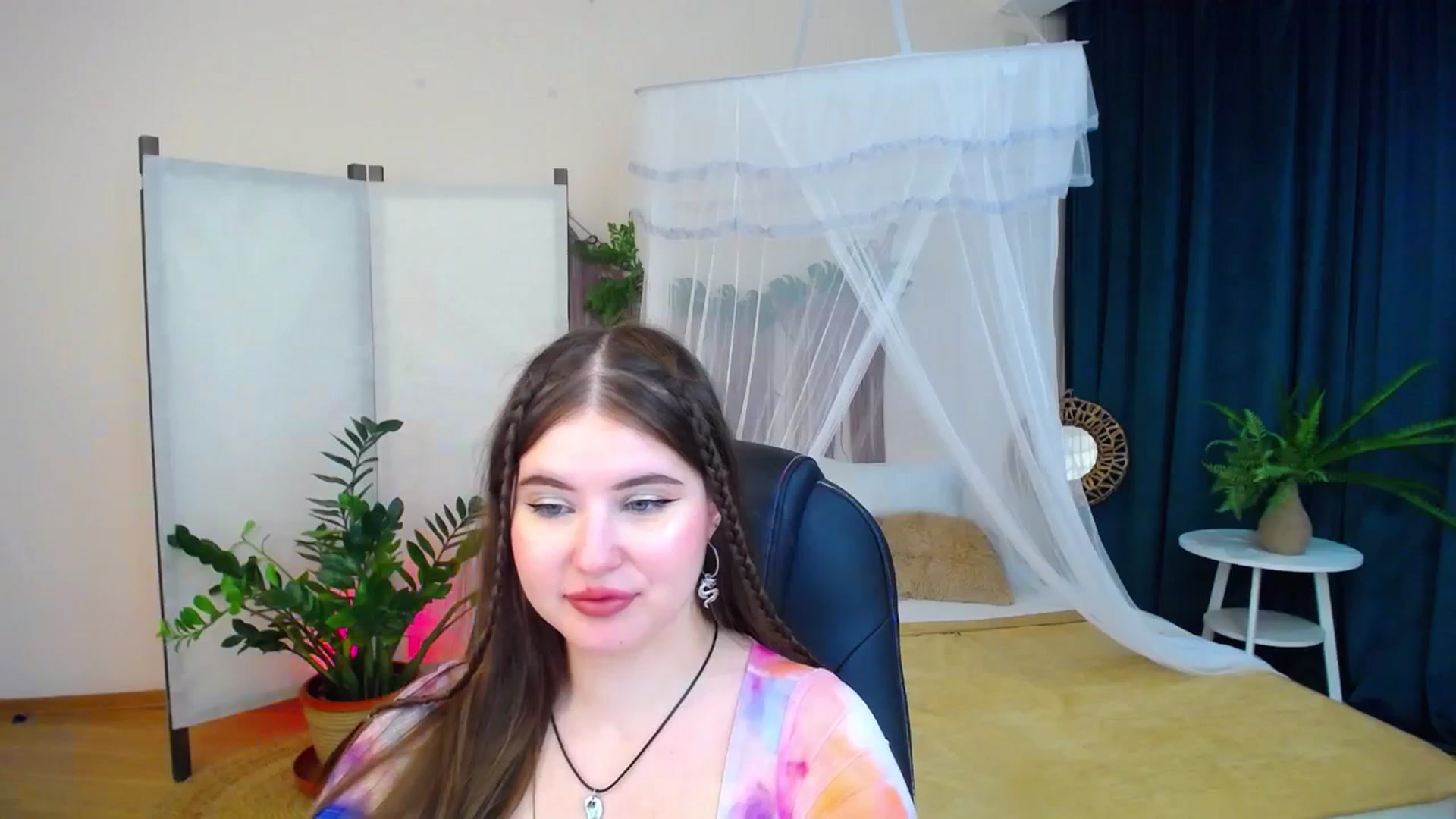 Gallery image thumbnail from AdmireMyEyes's myfreecams stream on, 11/08/2024, 24:58 image 11 of 20