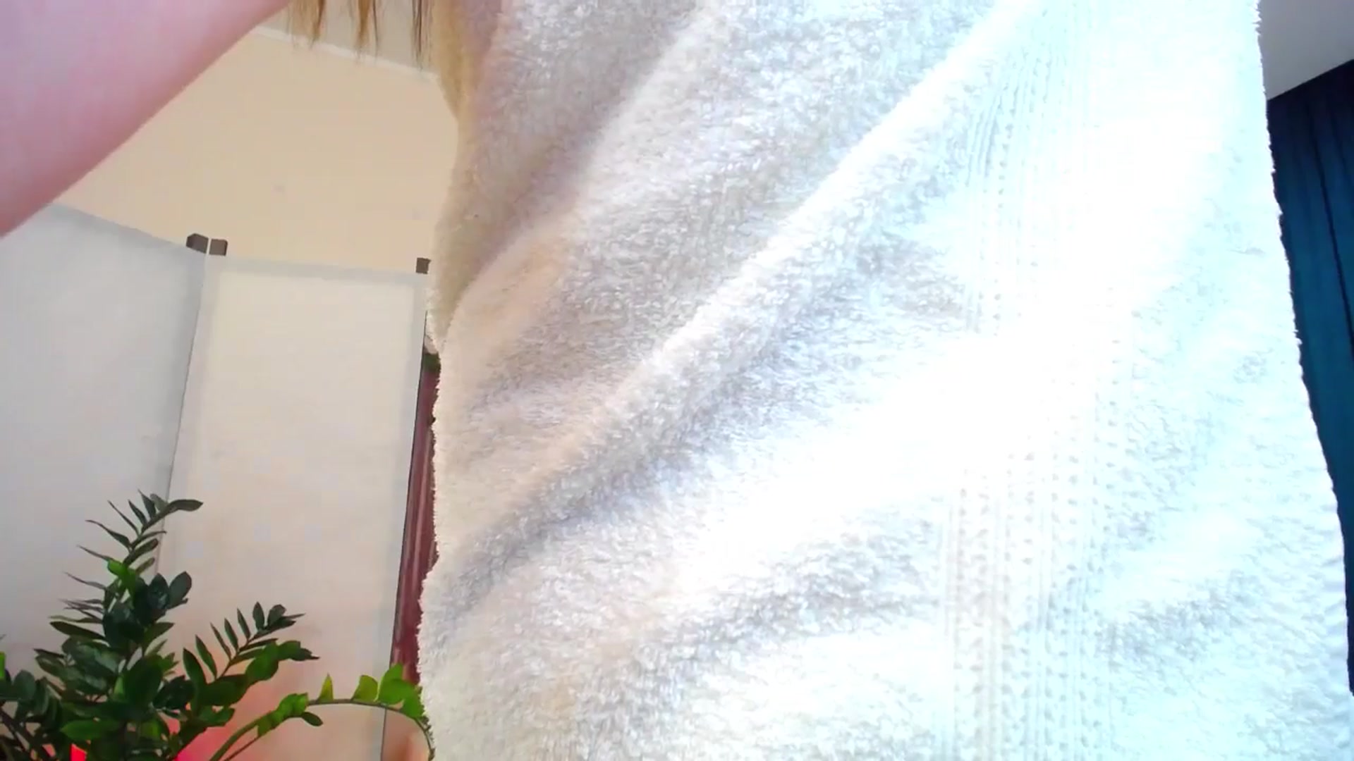 Gallery image thumbnail from AdmireMyEyes's myfreecams stream on, 11/08/2024, 02:08 image 12 of 20