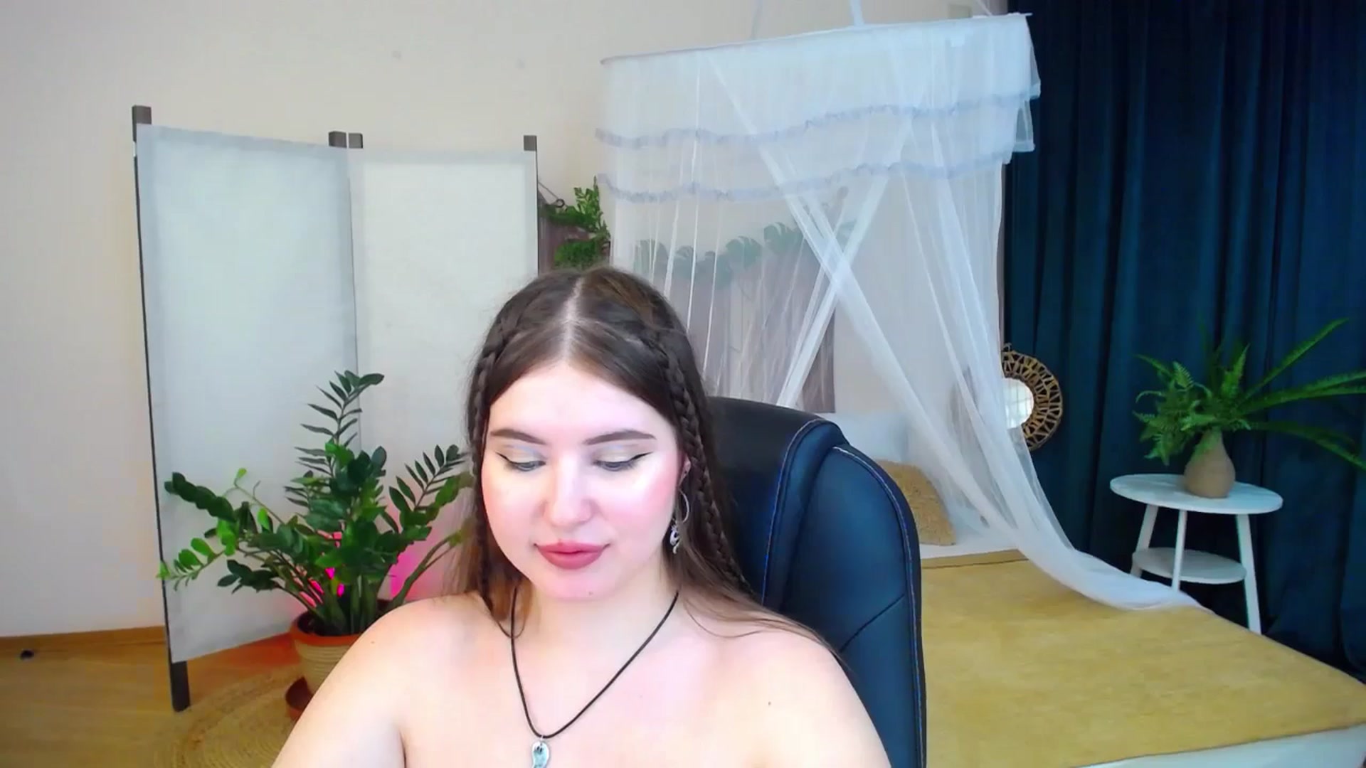 Gallery image thumbnail from AdmireMyEyes's myfreecams stream on, 11/08/2024, 02:08 image 4 of 20