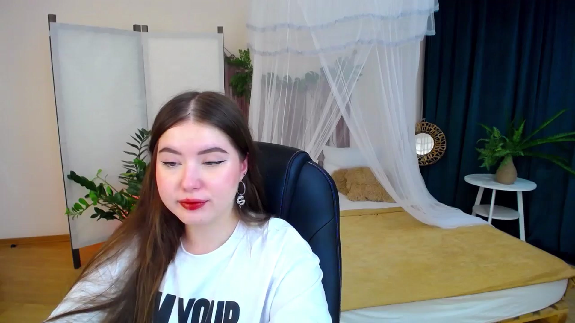 Gallery image thumbnail from AdmireMyEyes's myfreecams stream on, 11/08/2024, 19:47 image 9 of 20