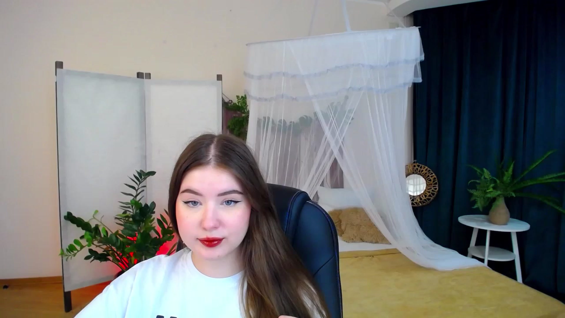 Gallery image thumbnail from AdmireMyEyes's myfreecams stream on, 11/08/2024, 19:47 image 17 of 20