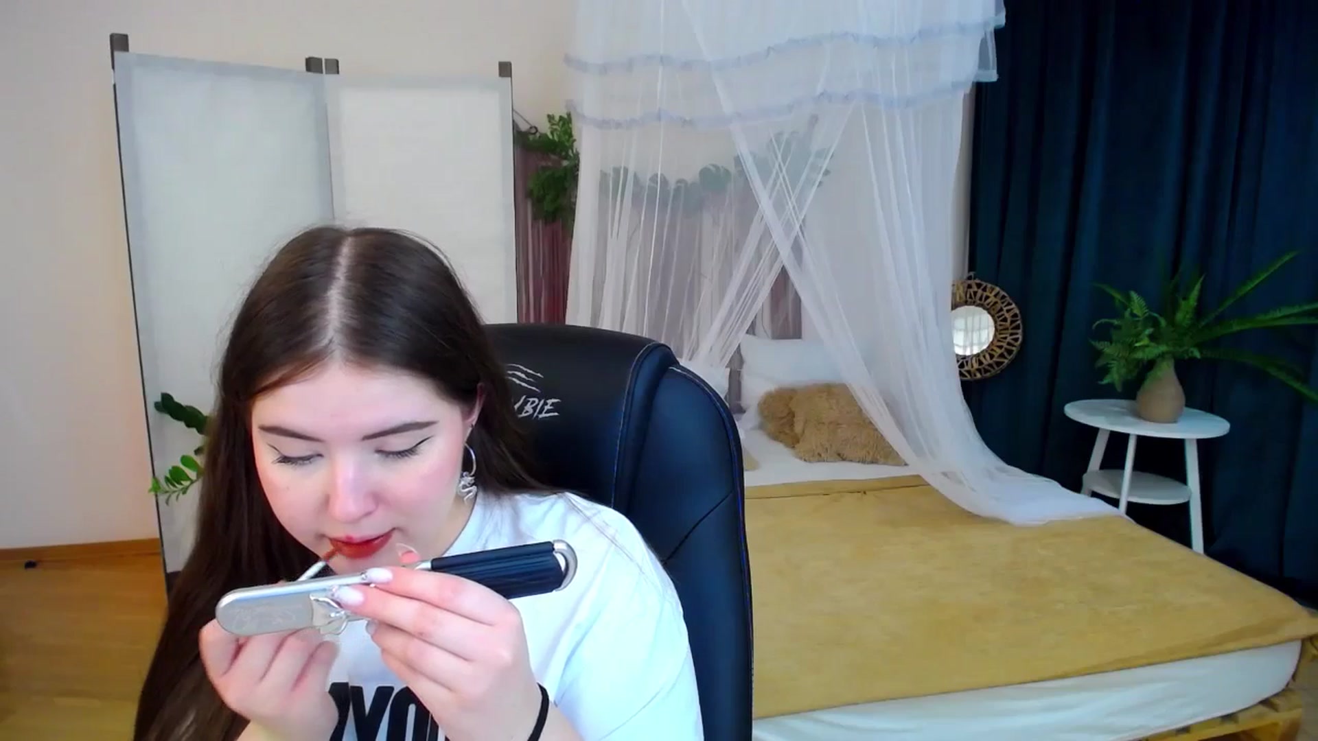Gallery image thumbnail from AdmireMyEyes's myfreecams stream on, 11/08/2024, 19:47 image 5 of 20
