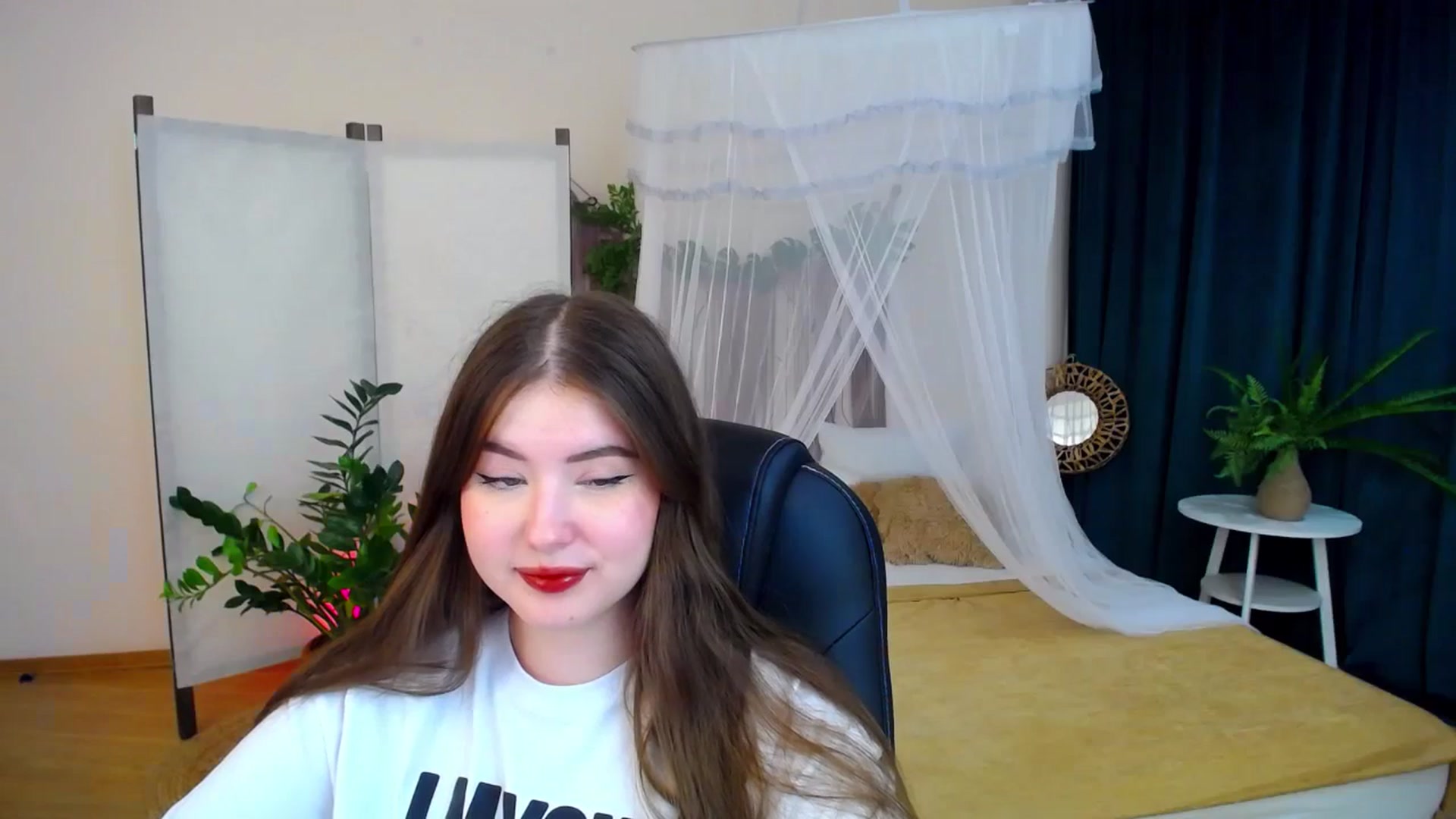 Gallery image thumbnail from AdmireMyEyes's myfreecams stream on, 11/08/2024, 19:47 image 20 of 20