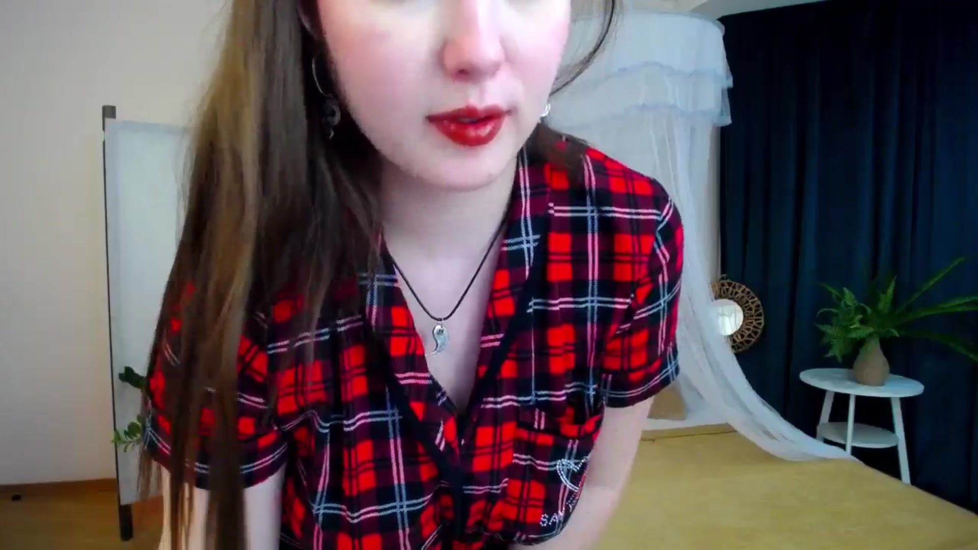 Gallery image thumbnail from AdmireMyEyes's myfreecams stream on, 11/08/2024, 21:34 image 18 of 20
