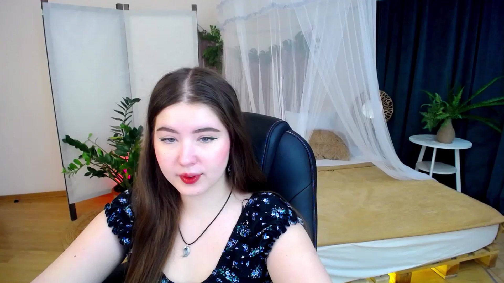 Gallery image thumbnail from AdmireMyEyes's myfreecams stream on, 11/09/2024, 18:29 image 18 of 20