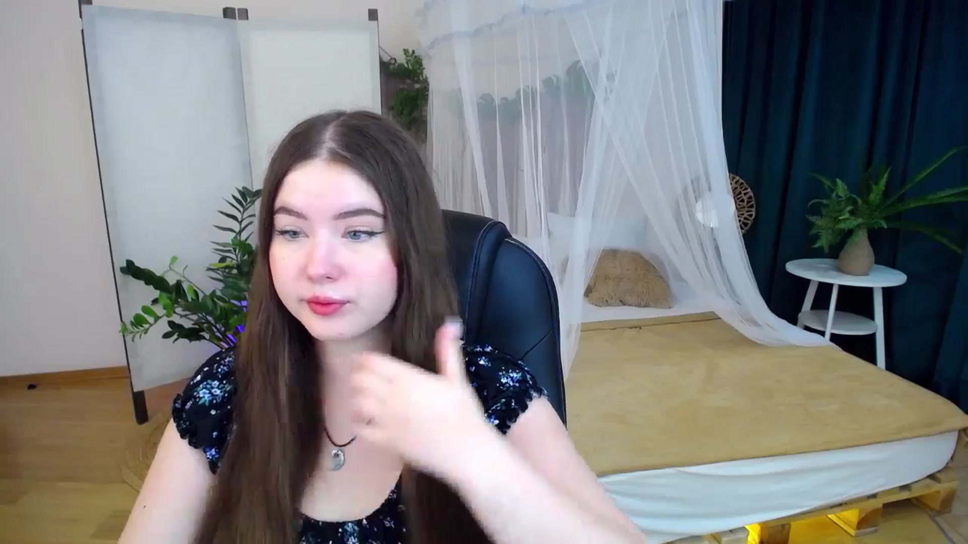 Gallery image thumbnail from AdmireMyEyes's myfreecams stream on, 11/09/2024, 18:29 image 3 of 20
