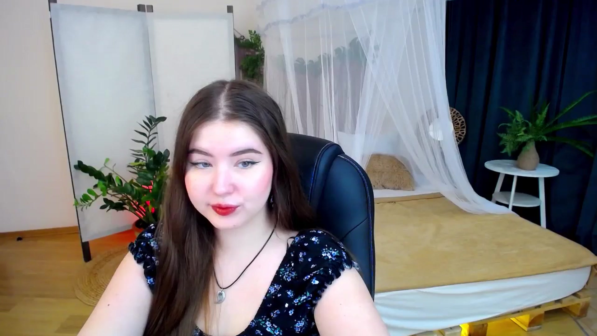 Gallery image thumbnail from AdmireMyEyes's myfreecams stream on, 11/09/2024, 18:29 image 20 of 20