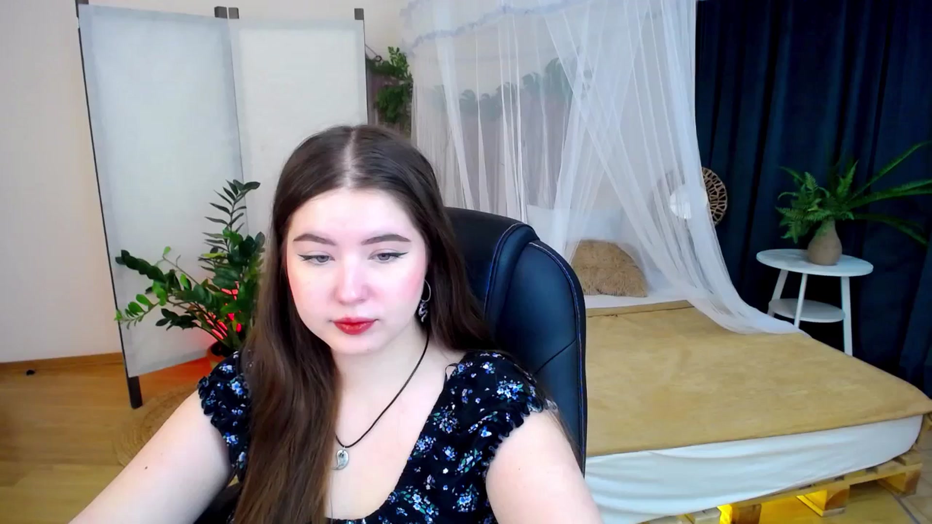 Gallery image thumbnail from AdmireMyEyes's myfreecams stream on, 11/09/2024, 18:29 image 15 of 20