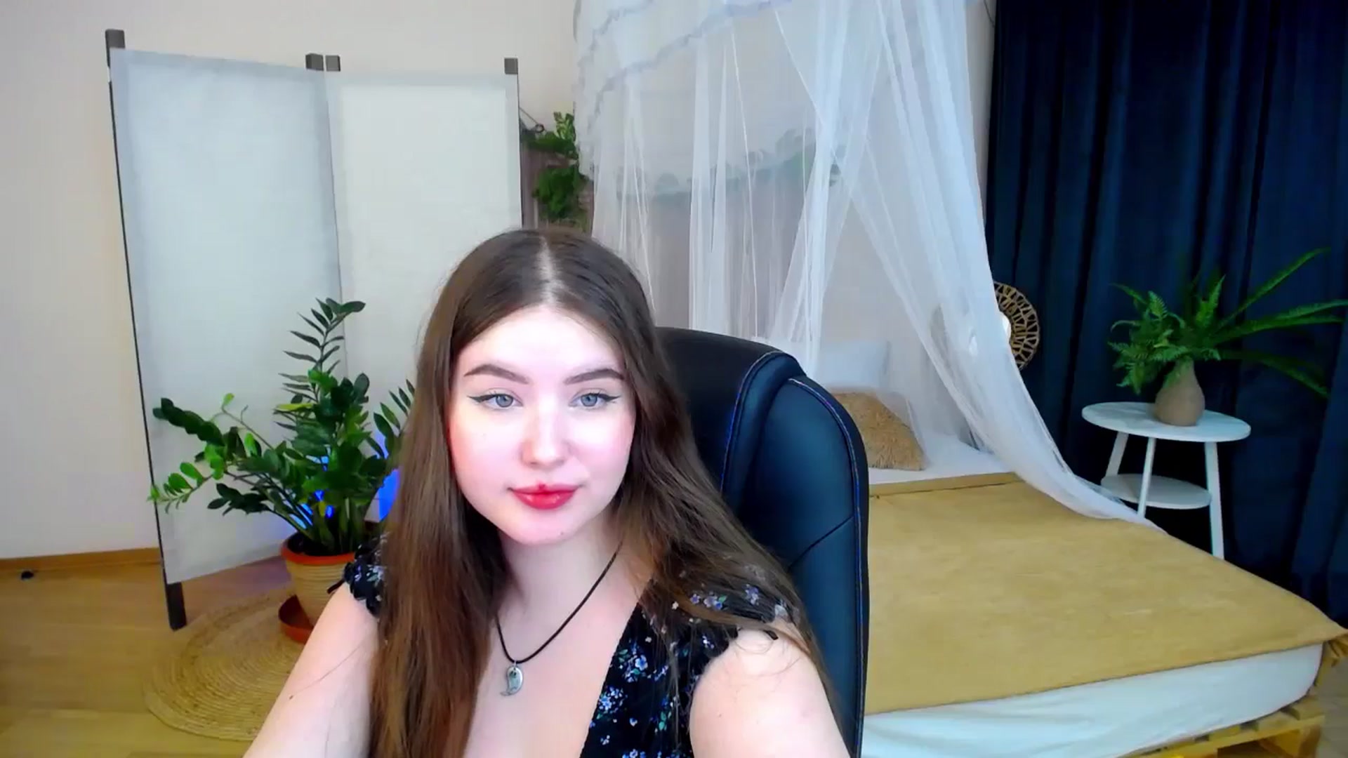 Gallery image thumbnail from AdmireMyEyes's myfreecams stream on, 11/09/2024, 23:43 image 12 of 20