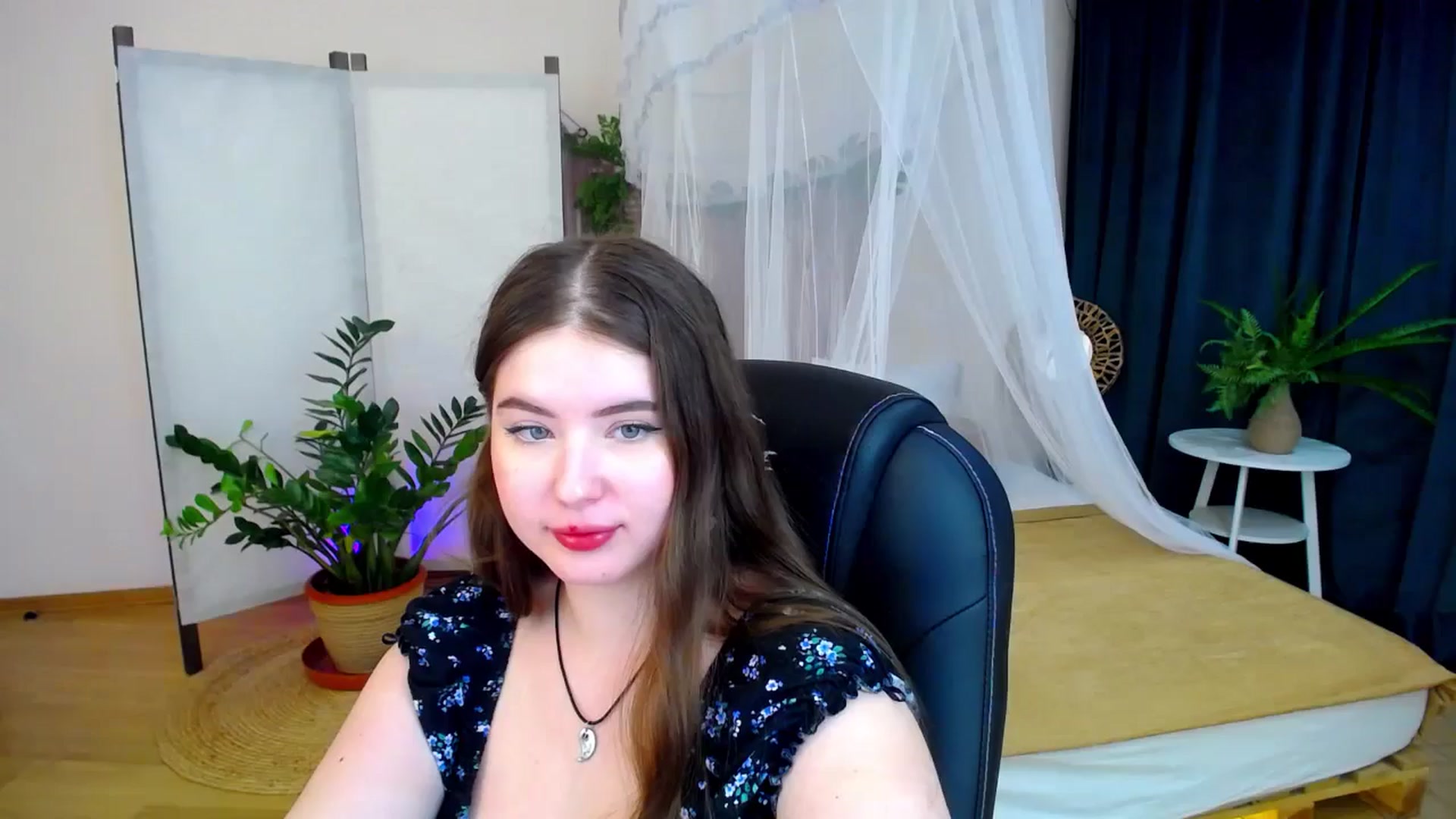 Gallery image thumbnail from AdmireMyEyes's myfreecams stream on, 11/09/2024, 23:43 image 17 of 20