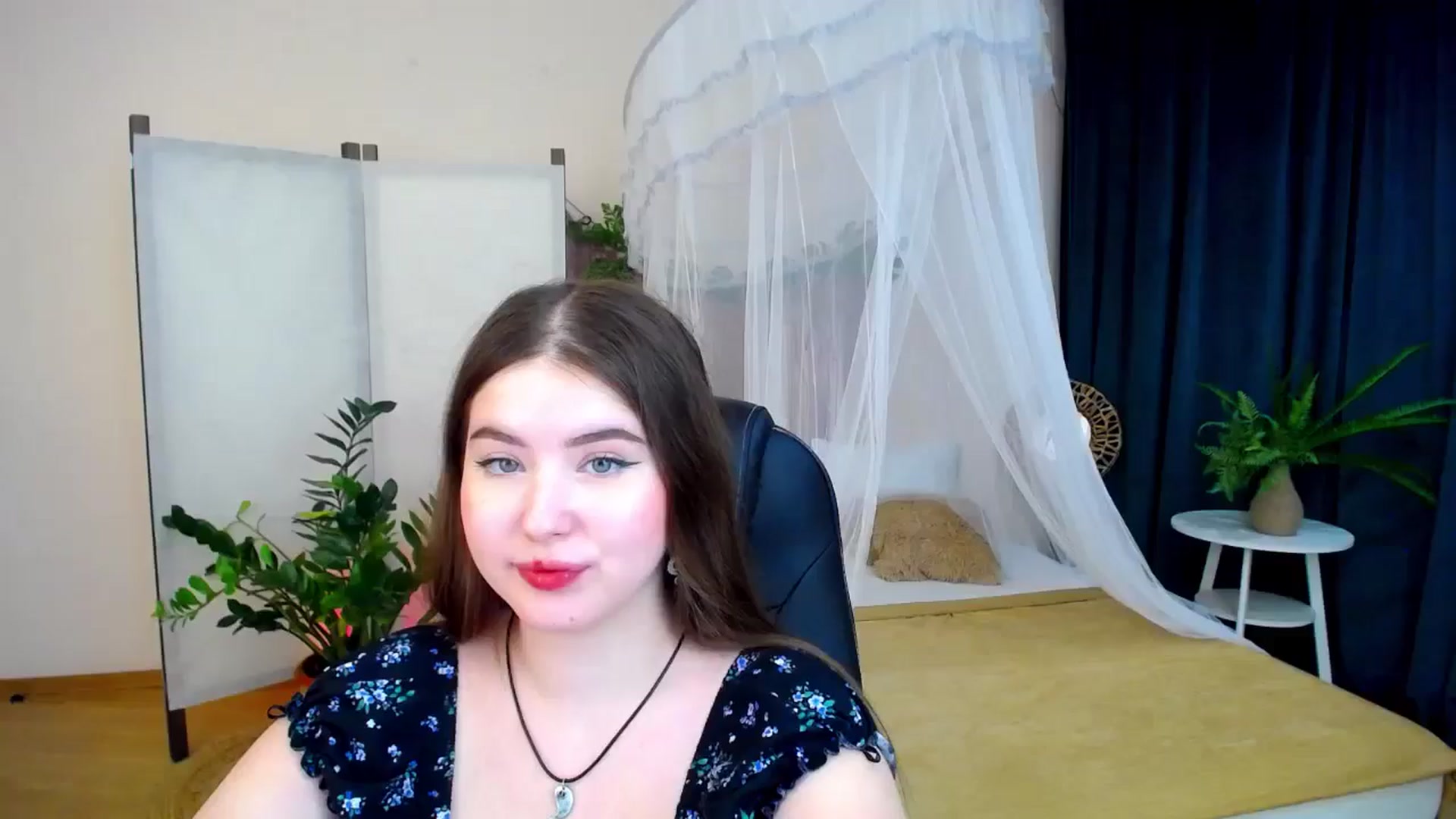 Gallery image thumbnail from AdmireMyEyes's myfreecams stream on, 11/09/2024, 23:43 image 14 of 20