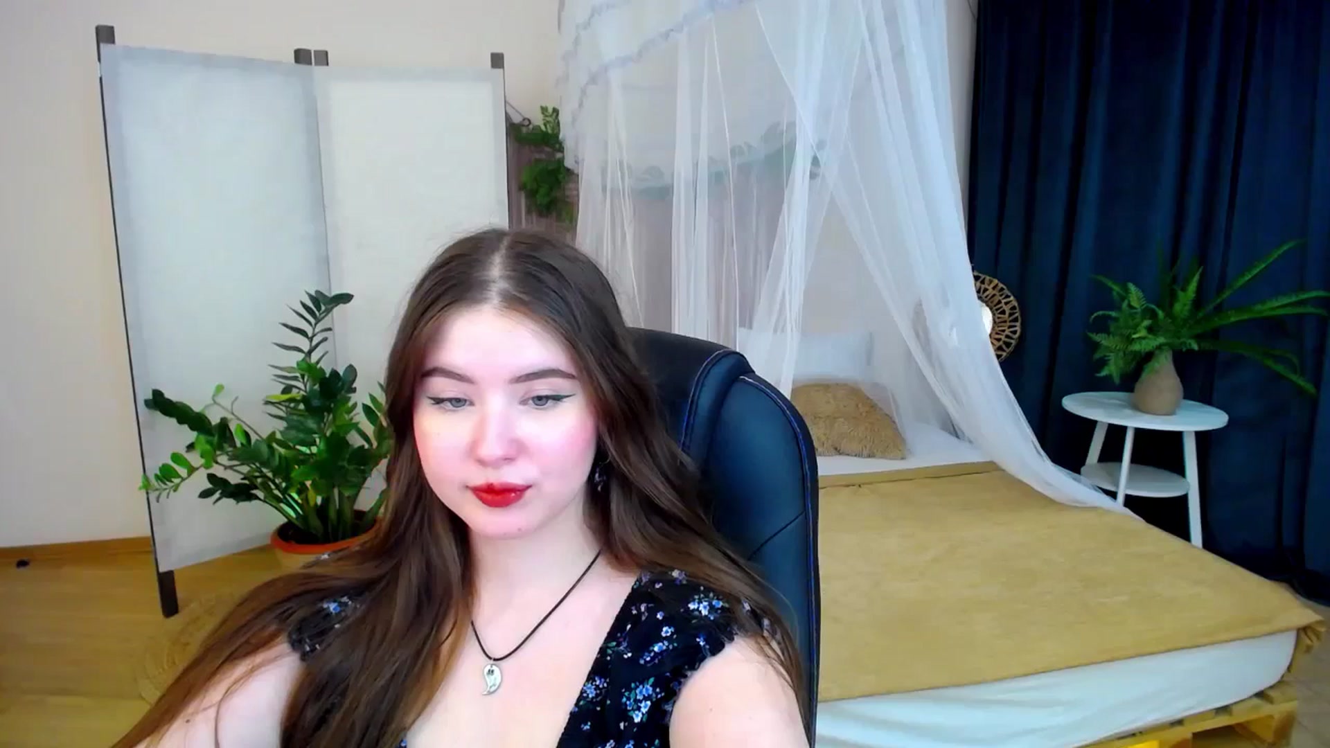 Gallery image thumbnail from AdmireMyEyes's myfreecams stream on, 11/10/2024, 01:44 image 7 of 20