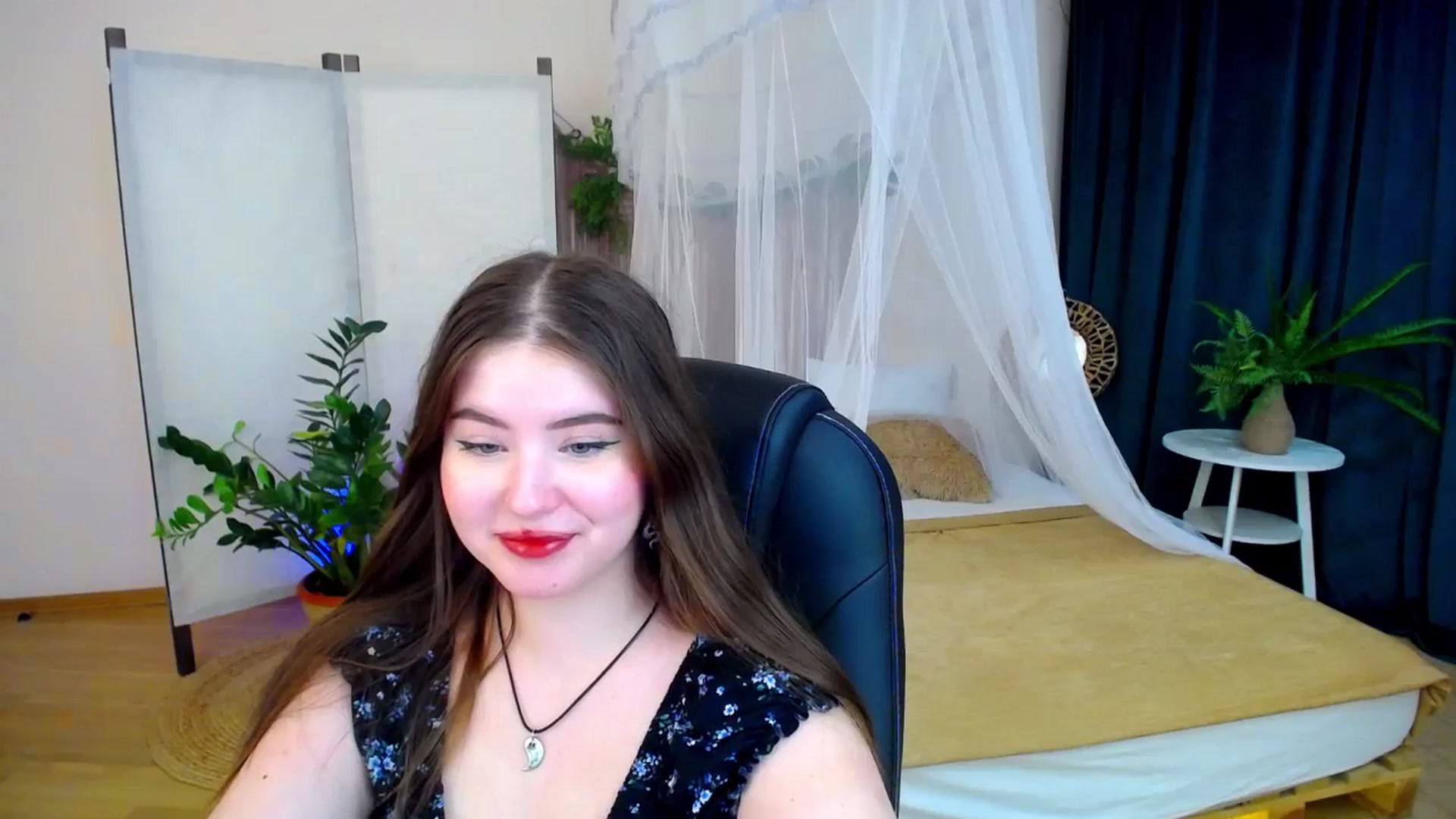 Gallery image thumbnail from AdmireMyEyes's myfreecams stream on, 11/10/2024, 01:44 image 2 of 20