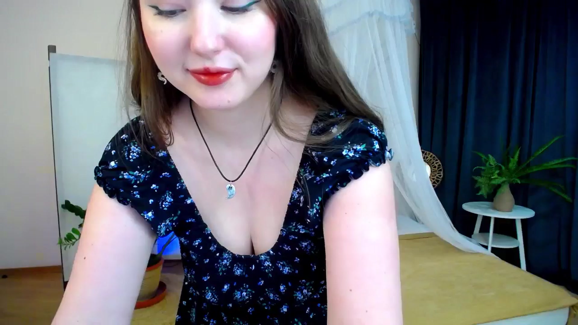 Gallery image thumbnail from AdmireMyEyes's myfreecams stream on, 11/10/2024, 01:44 image 15 of 20
