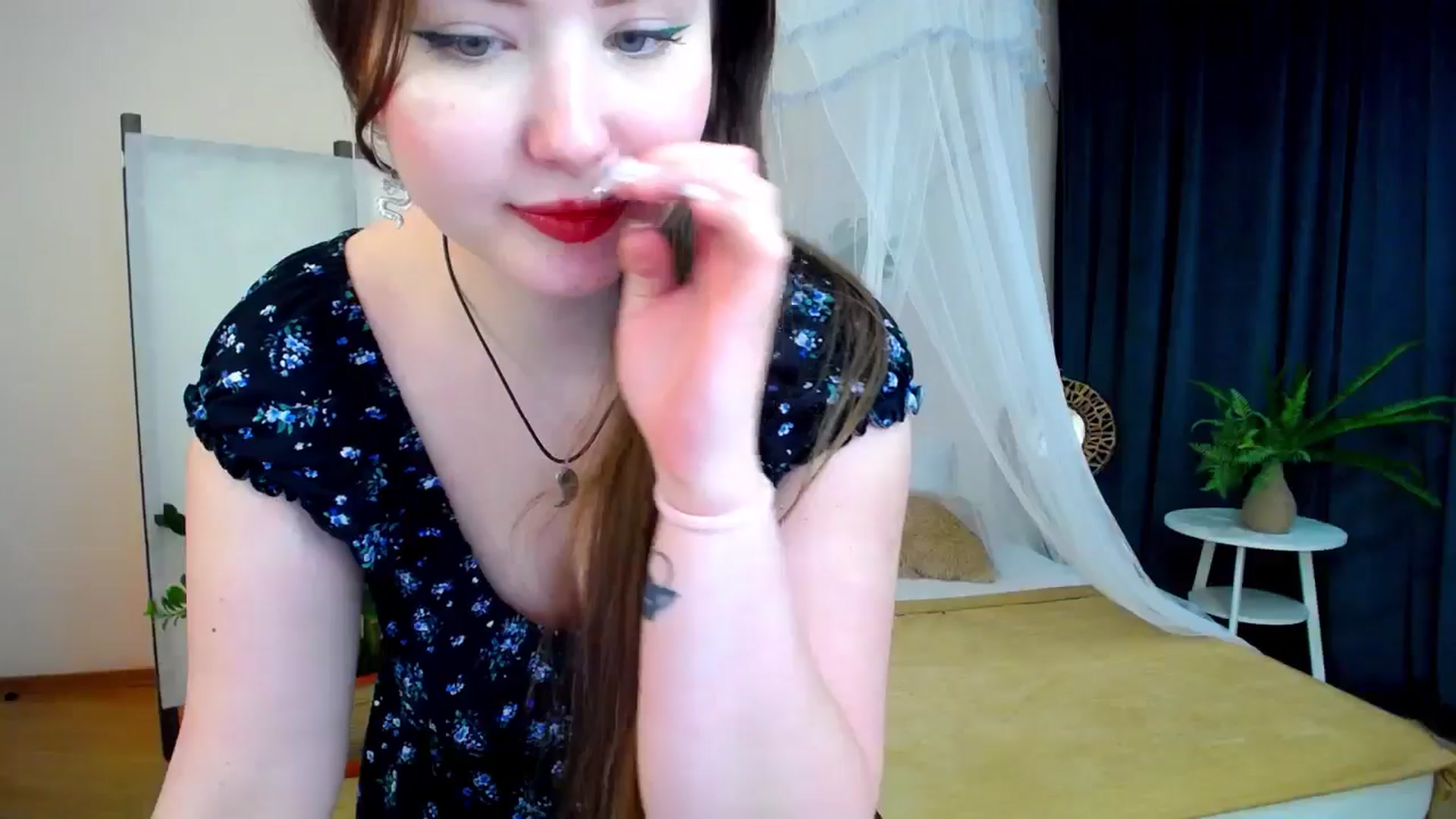 Gallery image thumbnail from AdmireMyEyes's myfreecams stream on, 11/10/2024, 01:44 image 13 of 20