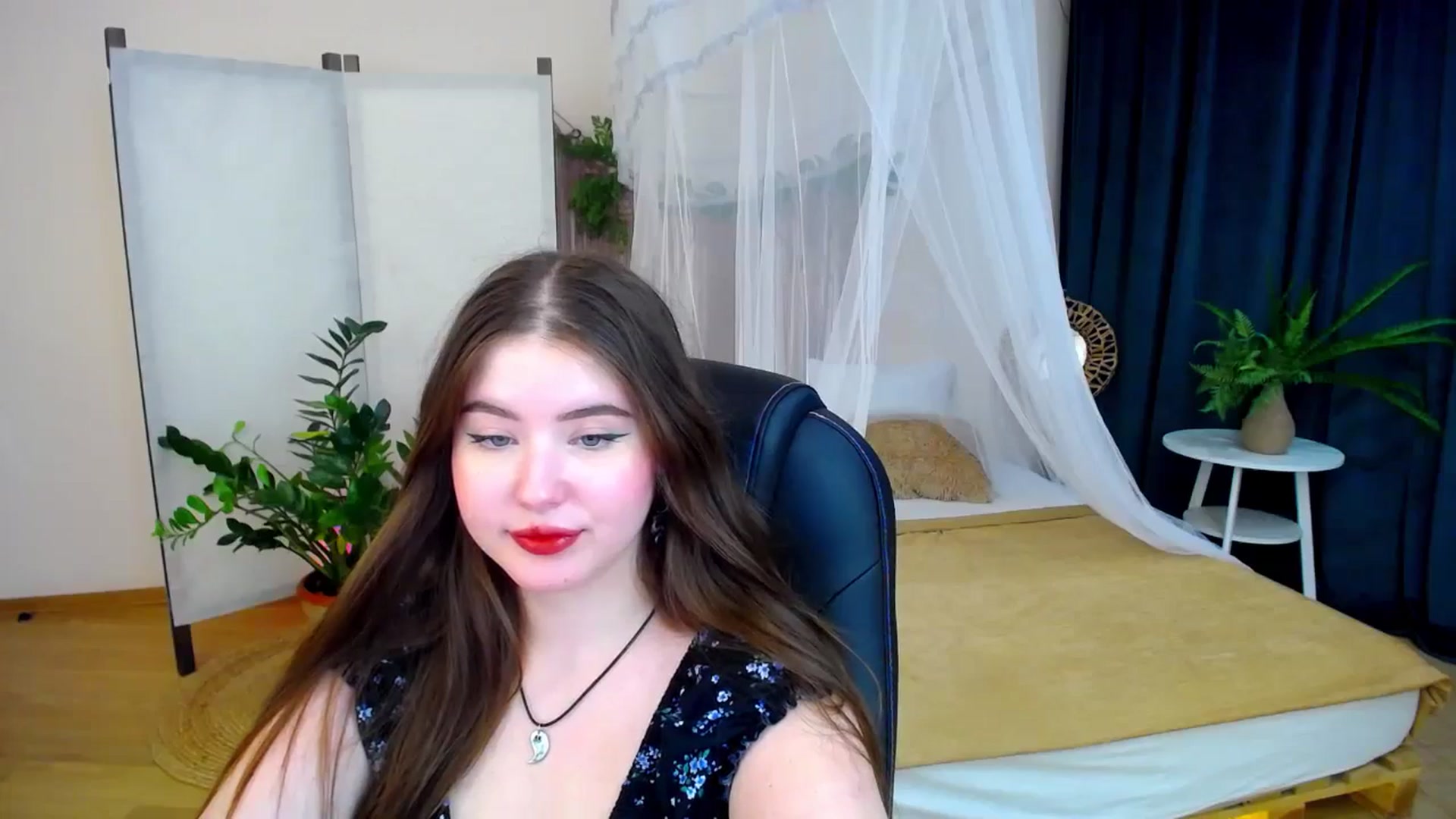 Gallery image thumbnail from AdmireMyEyes's myfreecams stream on, 11/10/2024, 01:44 image 6 of 20
