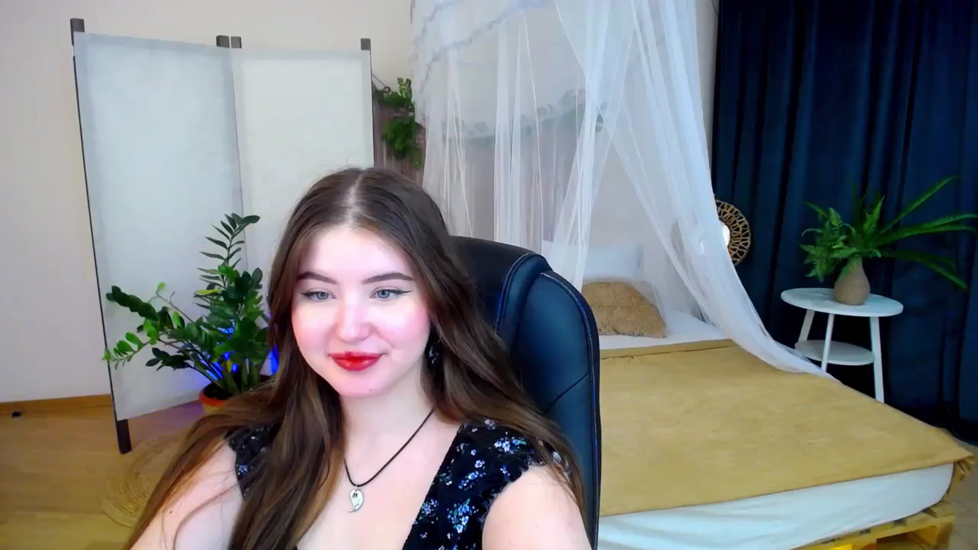 Gallery image thumbnail from AdmireMyEyes's myfreecams stream on, 11/10/2024, 01:44 image 8 of 20