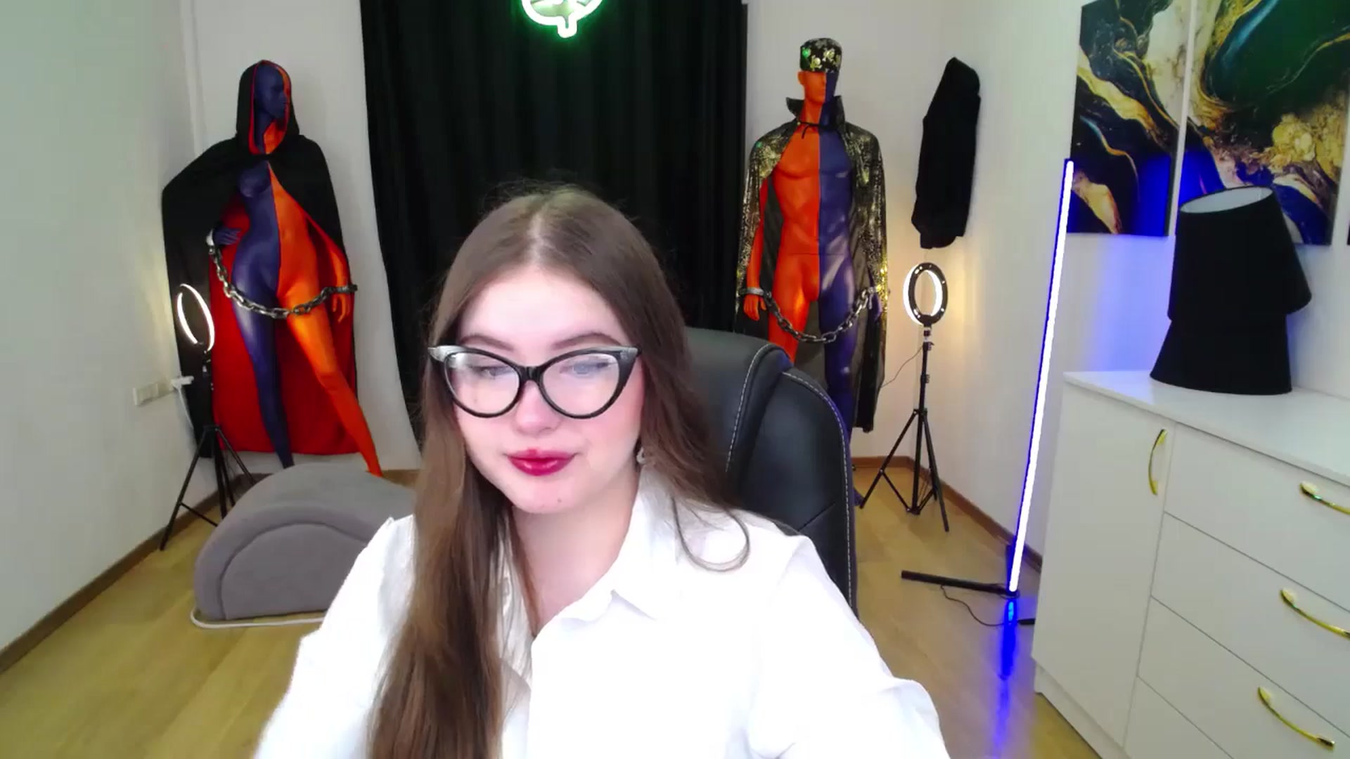 Gallery image thumbnail from AdmireMyEyes's myfreecams stream on, 11/10/2024, 18:31 image 20 of 20