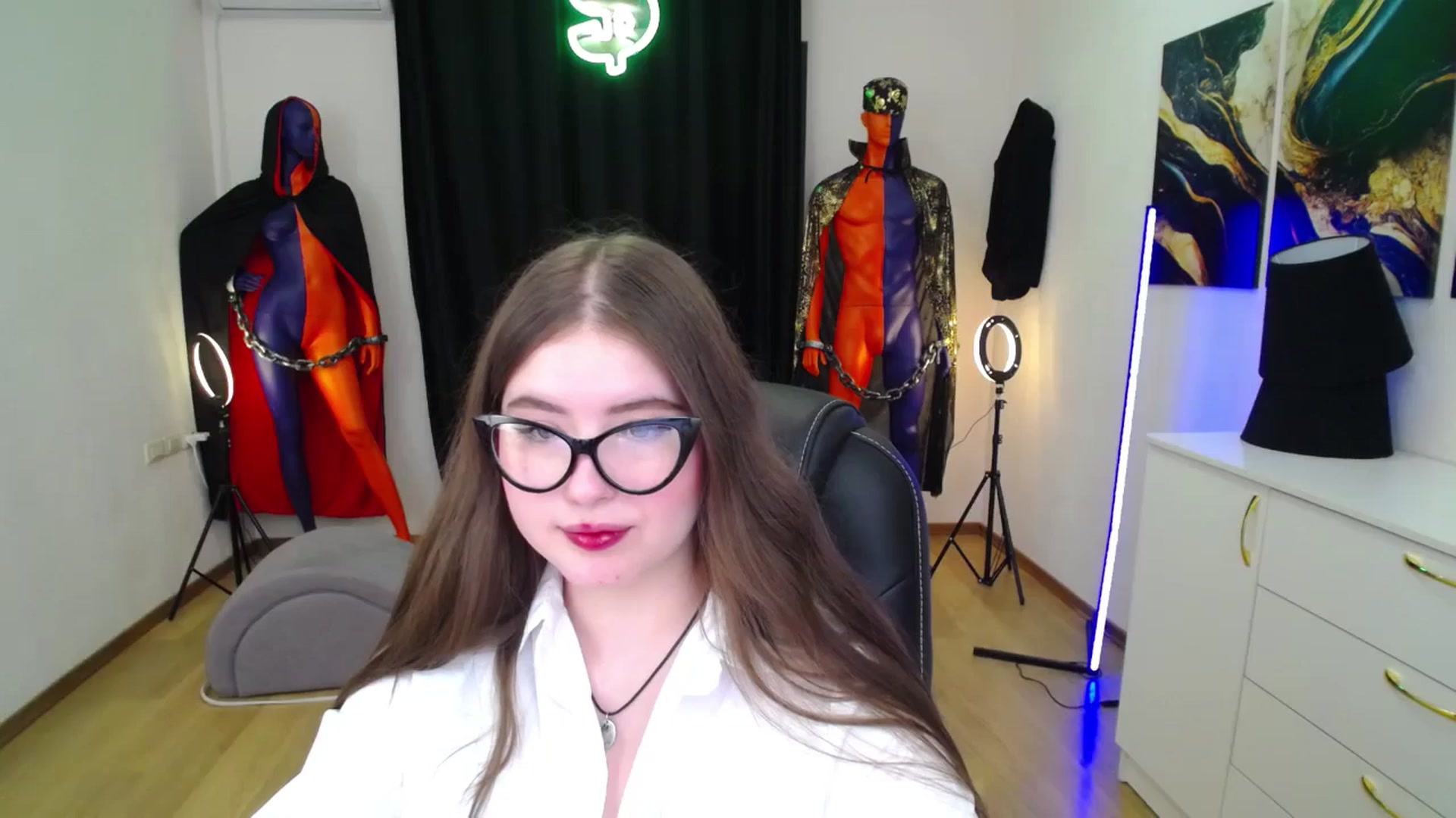 Gallery image thumbnail from AdmireMyEyes's myfreecams stream on, 11/10/2024, 19:47 image 19 of 20